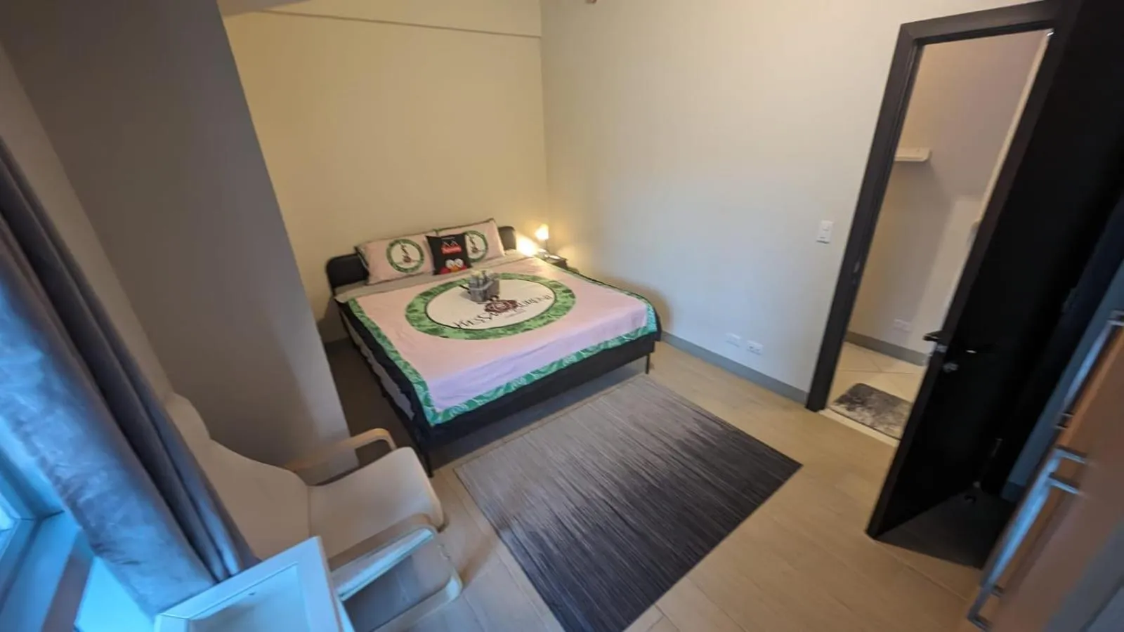 Bed in EG Private House -BGC UPTOWN