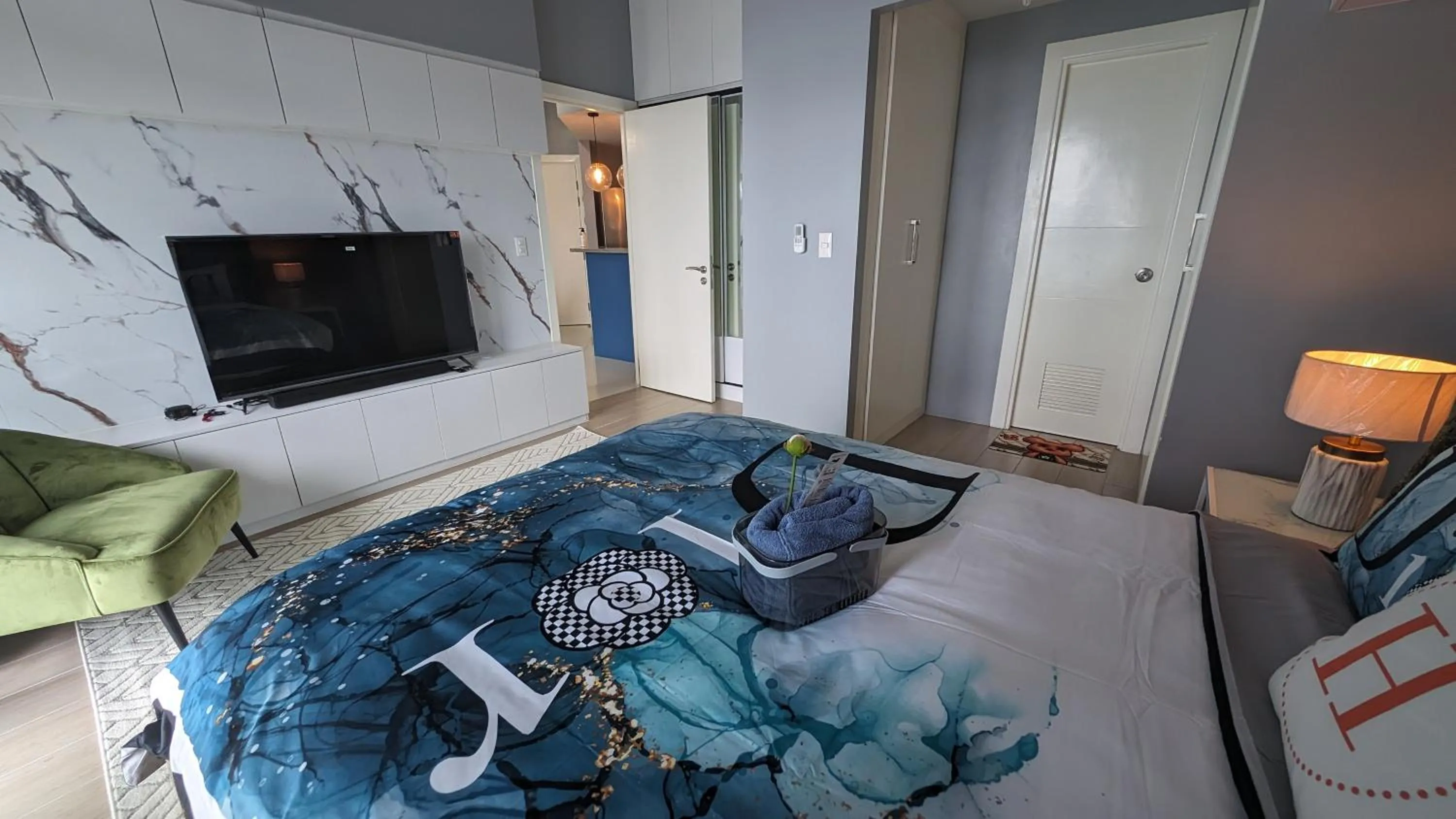 Bed in EG Private House -BGC UPTOWN