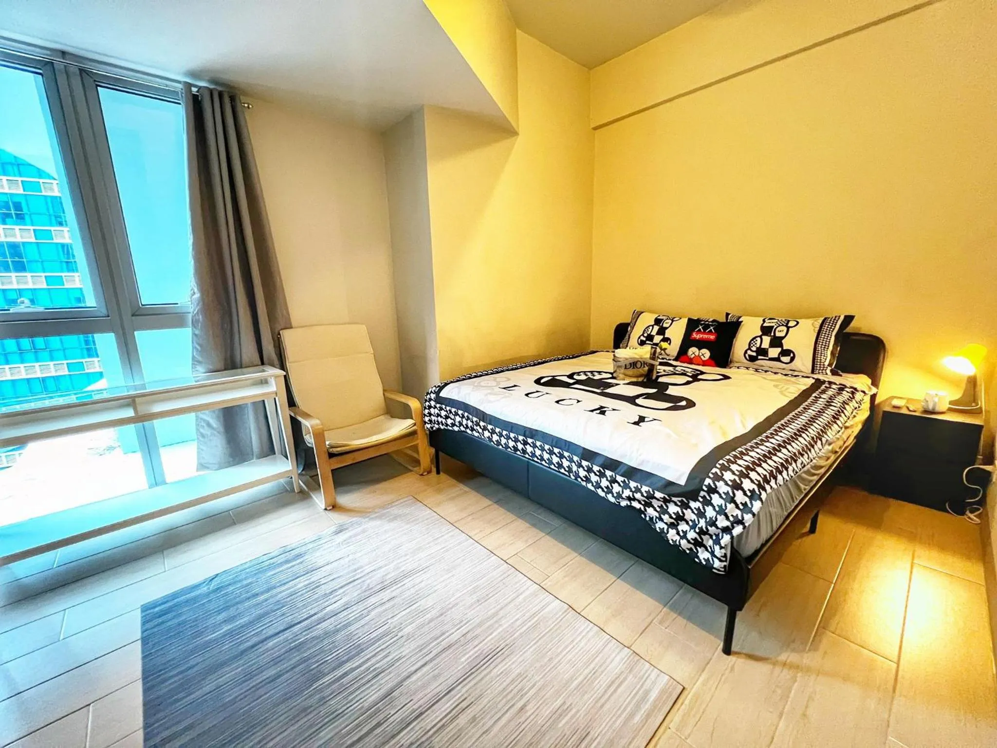 Bed in EG Private House -BGC UPTOWN