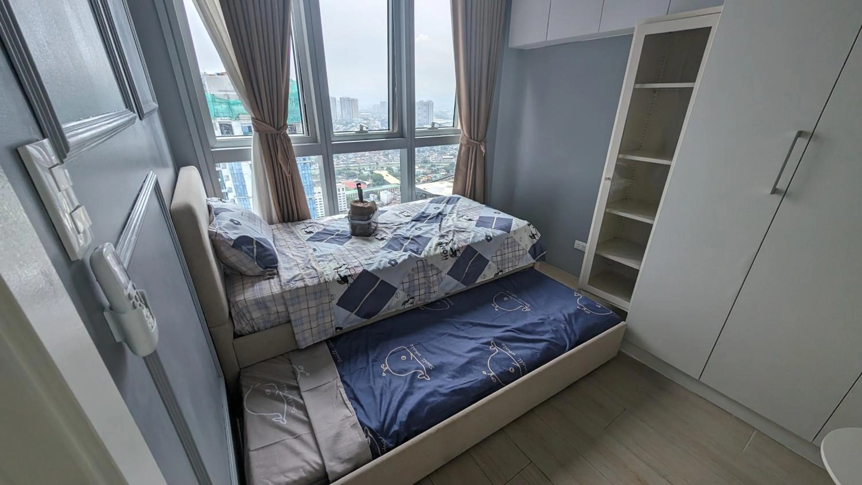 Bed in EG Private House -BGC UPTOWN