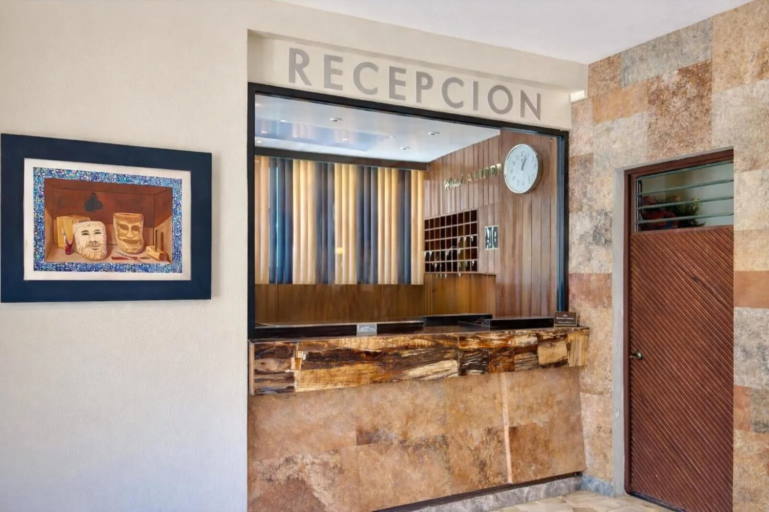 Lobby or reception in Hotel Alifer