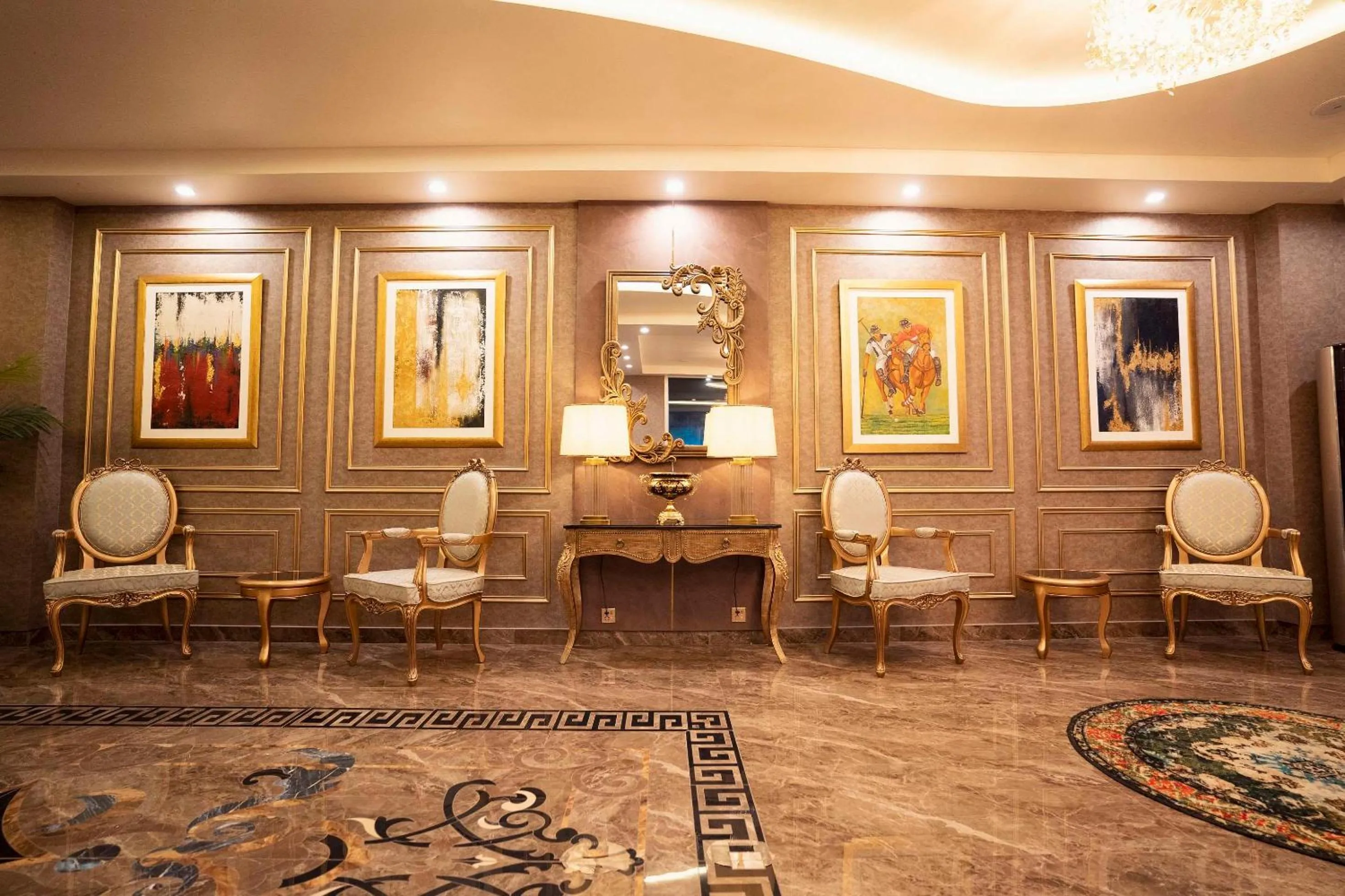 Lobby or reception in Best Western Faisalabad