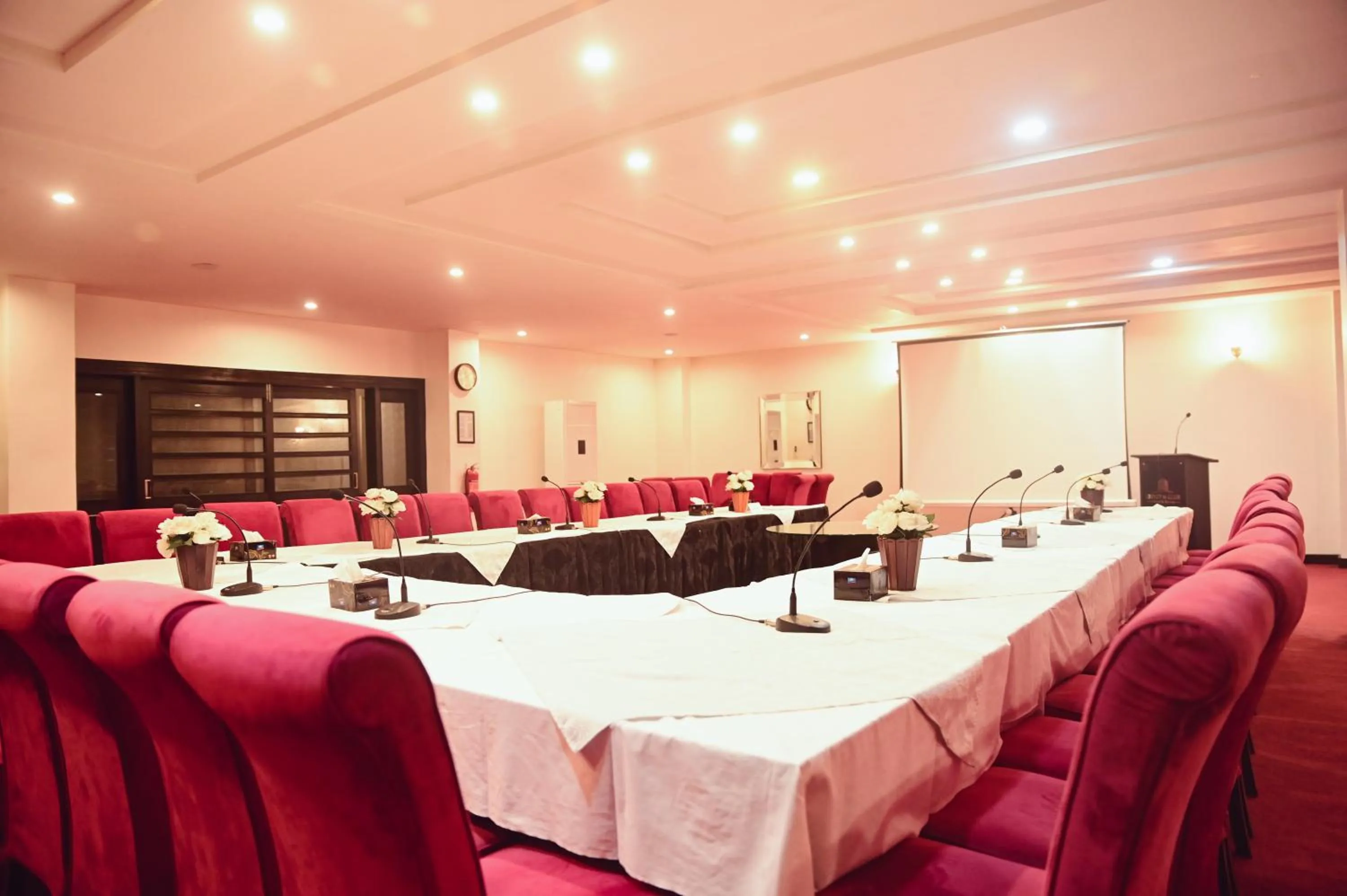 Meeting/conference room in Best Western Faisalabad