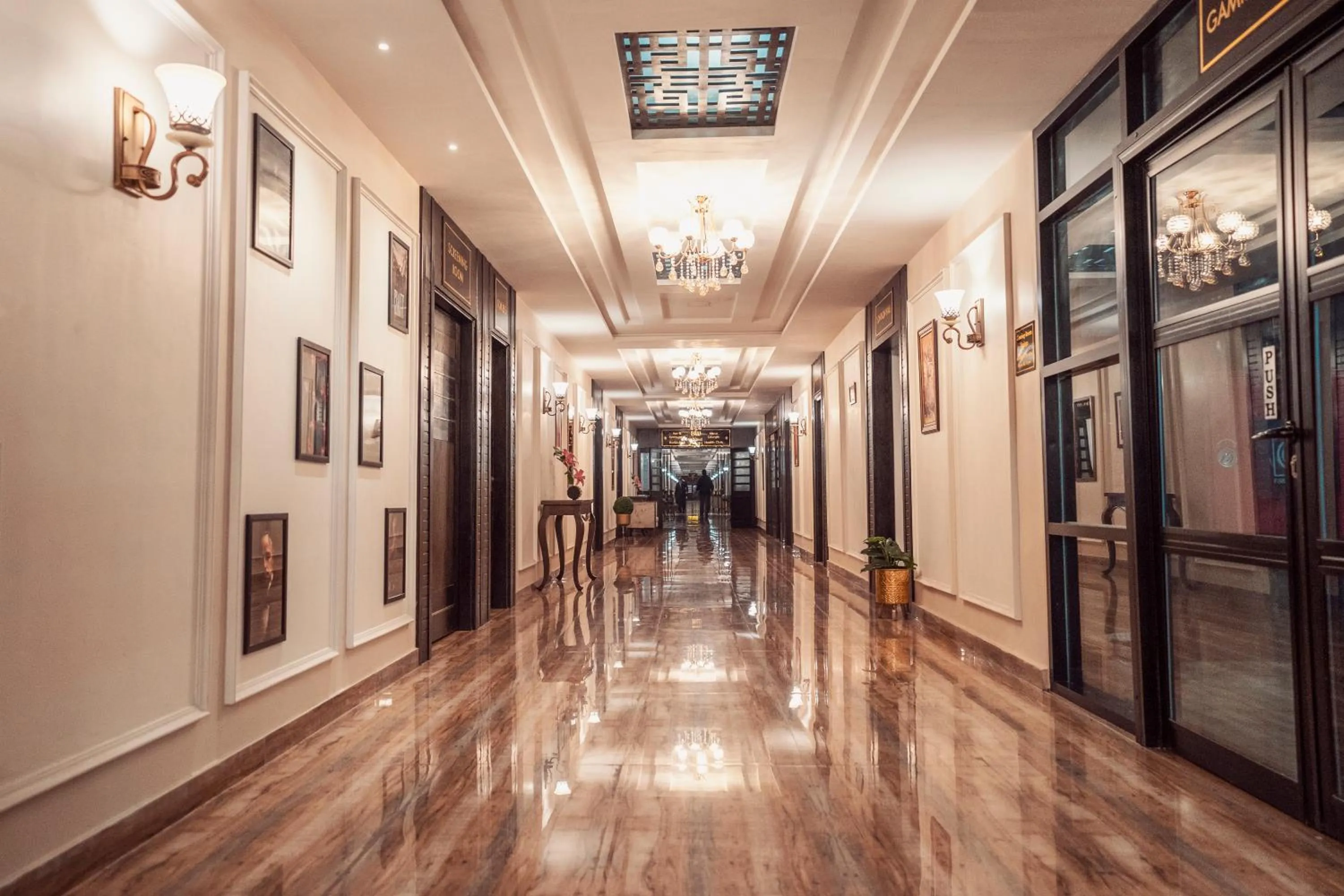 Lobby or reception in Best Western Faisalabad