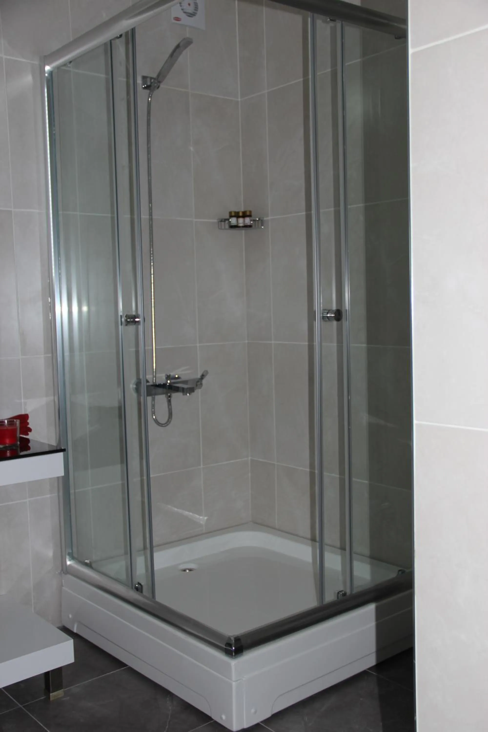 Shower in Era Palace Hotel