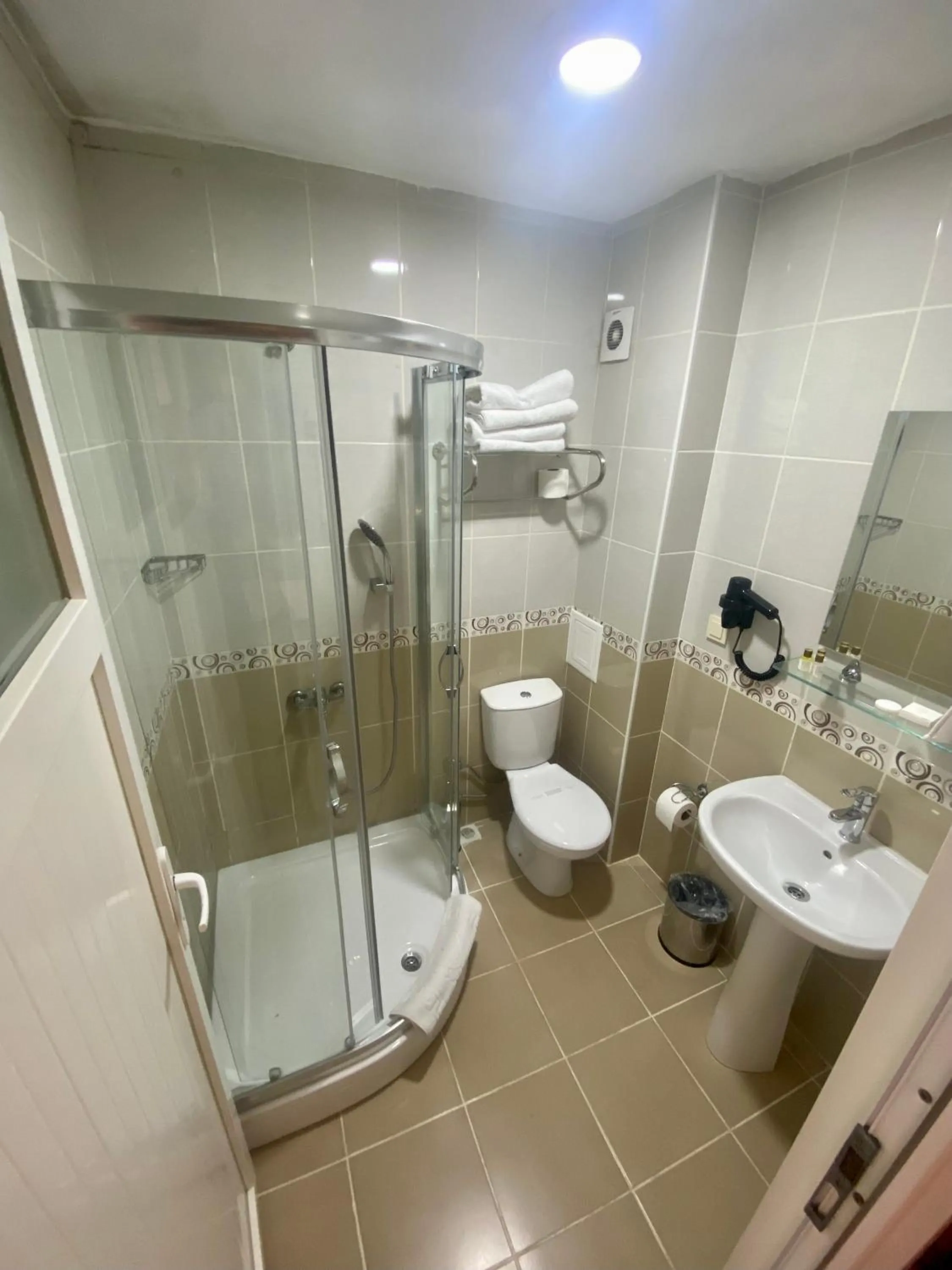 Shower in Era Palace Hotel