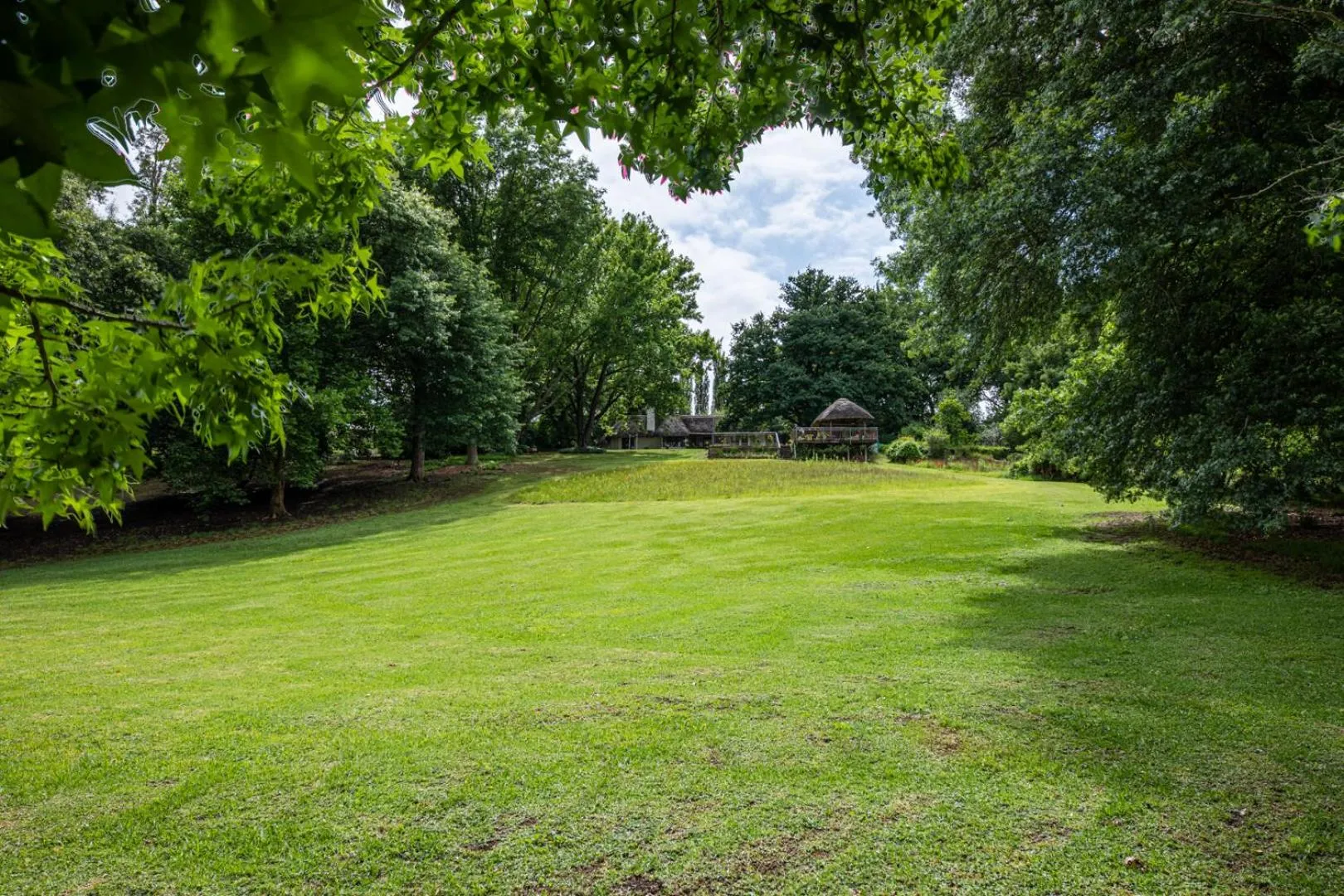 Property building in Waterford Manor