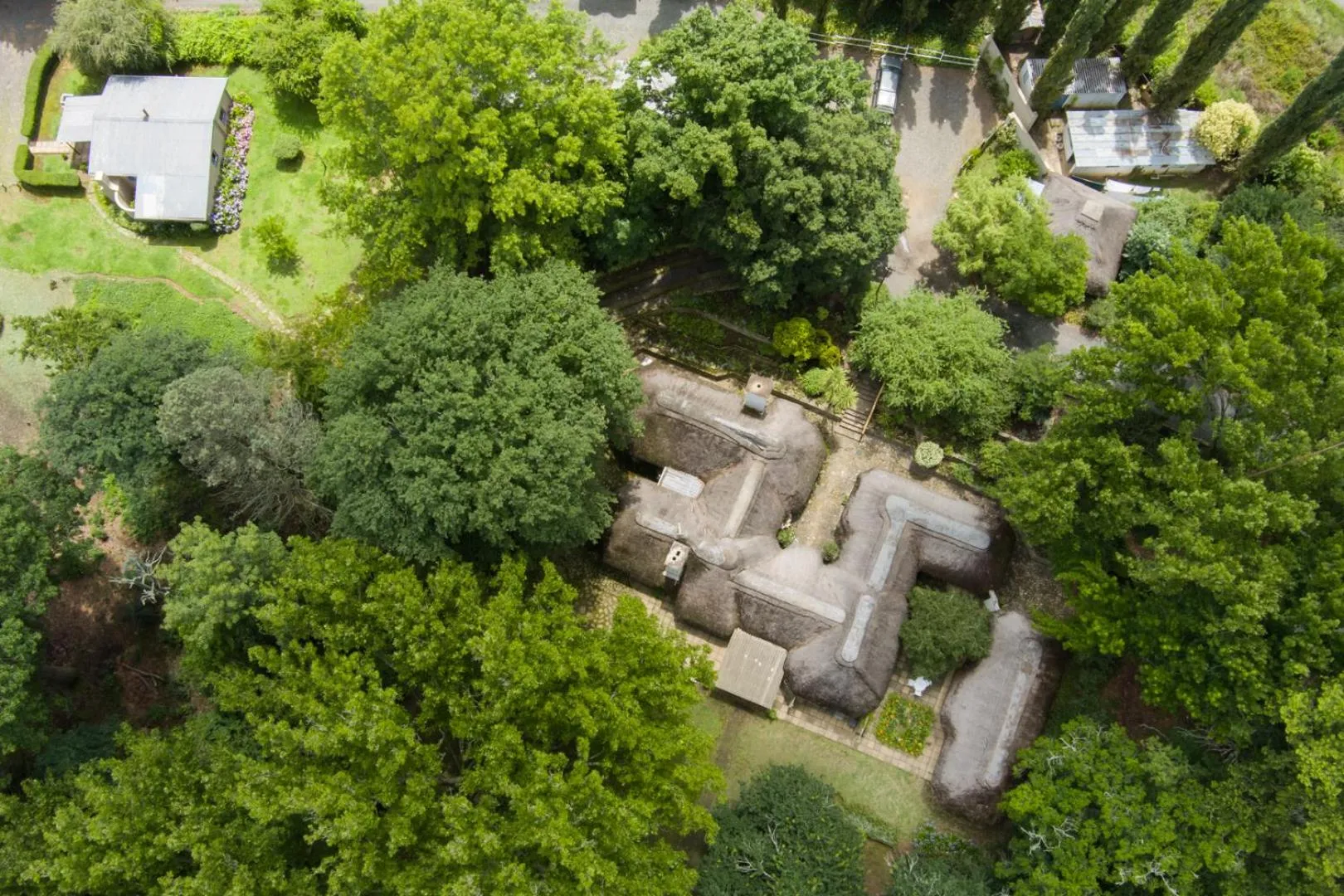 Property building in Waterford Manor
