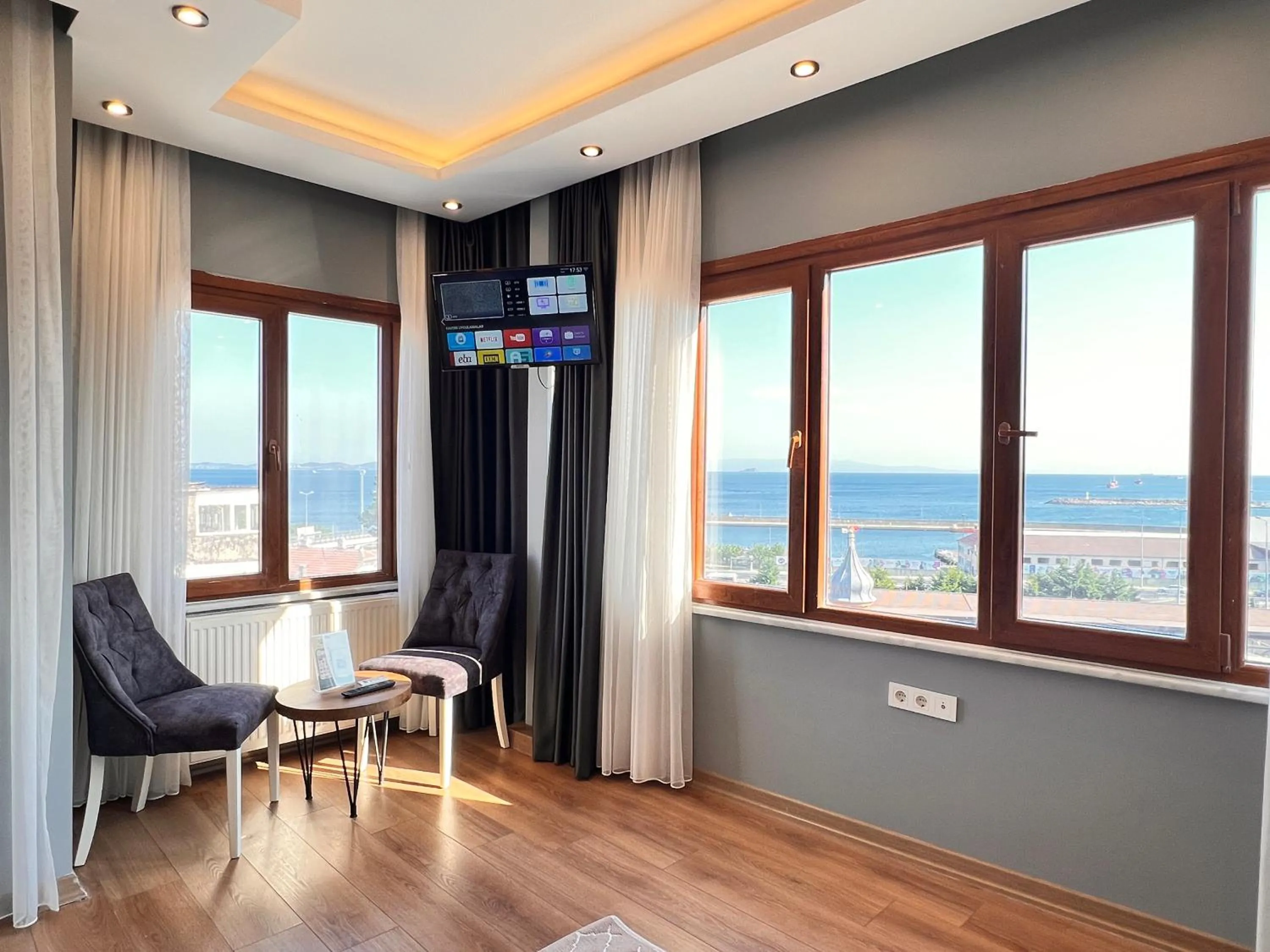 TV and multimedia in Mamma Marya Hotel