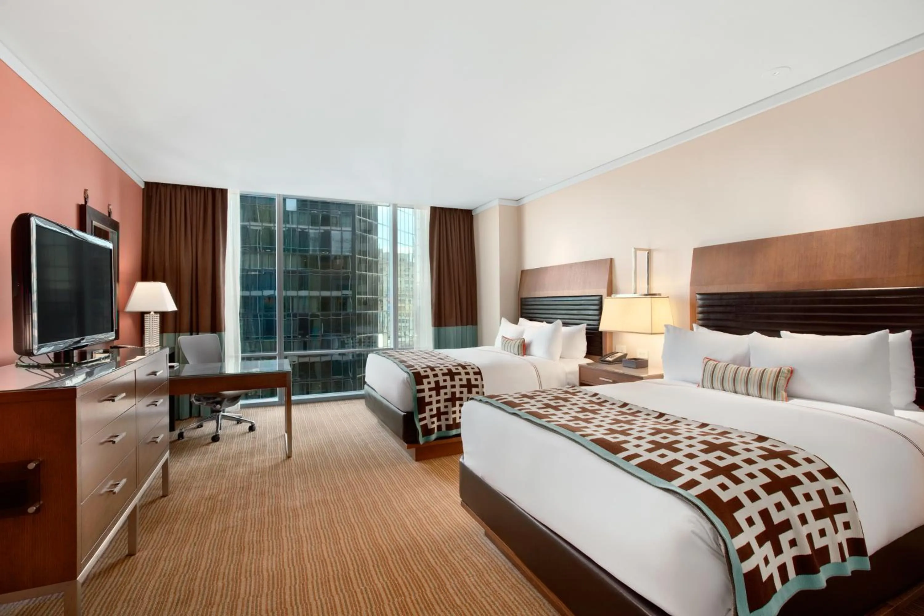 Photo of the whole room, Bed in Fairmont Pittsburgh