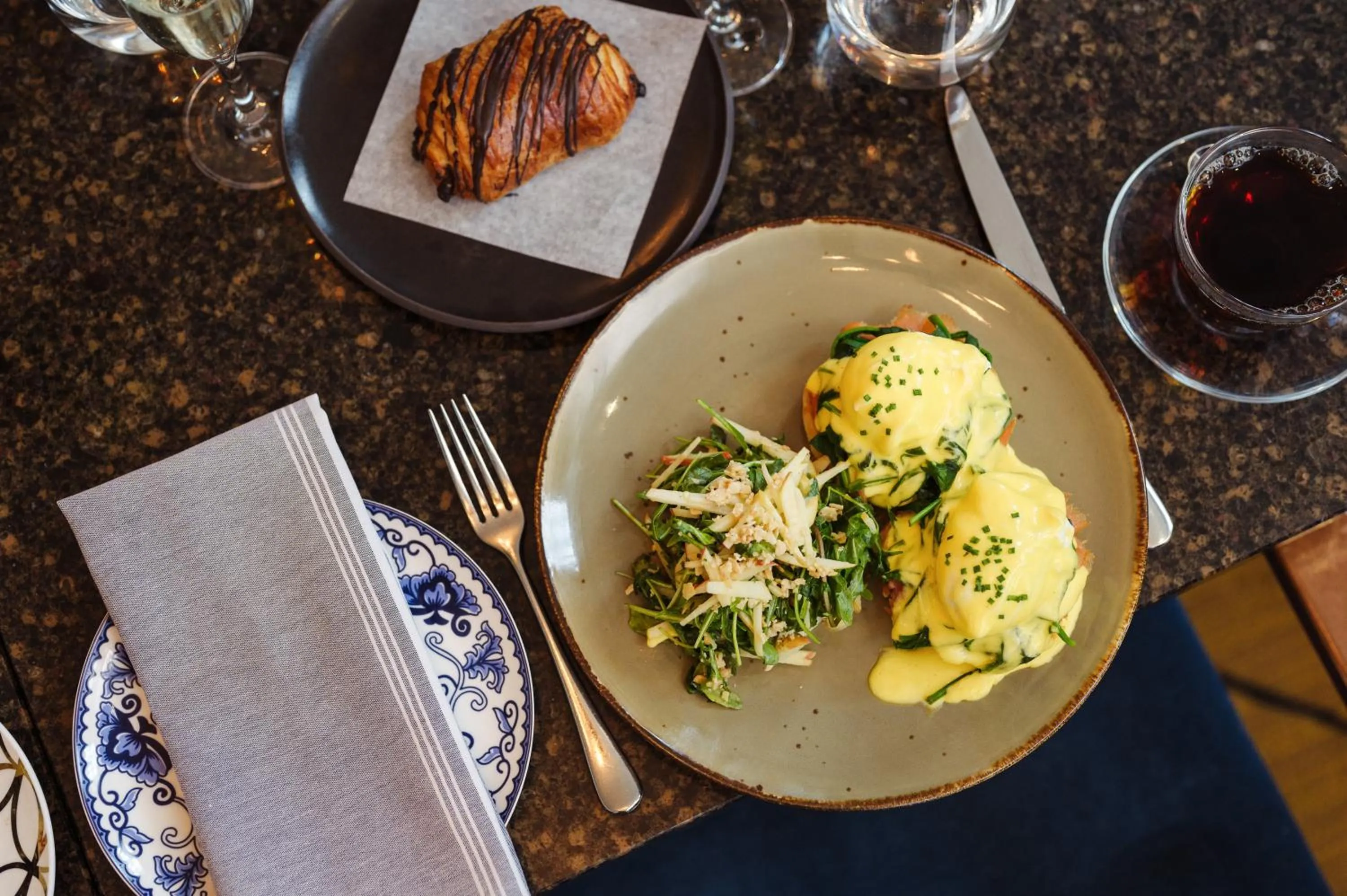 Restaurant/places to eat in Fairmont Pittsburgh