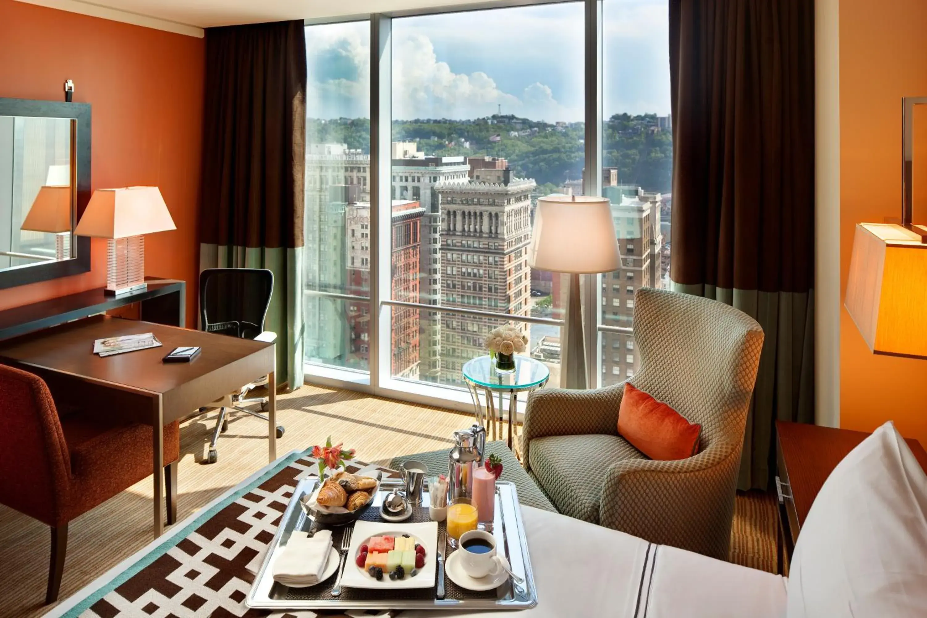 Fairmont King Room with Tub and City View - Mobility/Hearing Accessible in Fairmont Pittsburgh Fairmont King Room with Tub and City View - Mobility/Hearing Accessible in Fairmont Pittsburgh