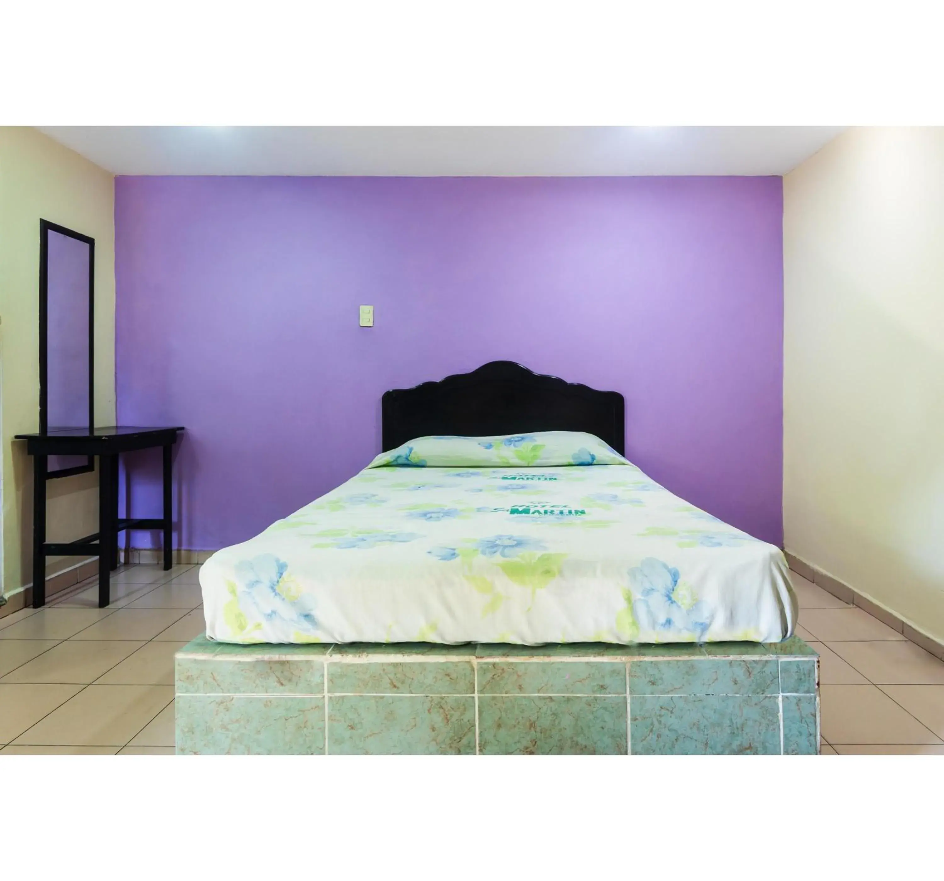 Bed in OYO Hotel San Martin Bed in OYO Hotel San Martin