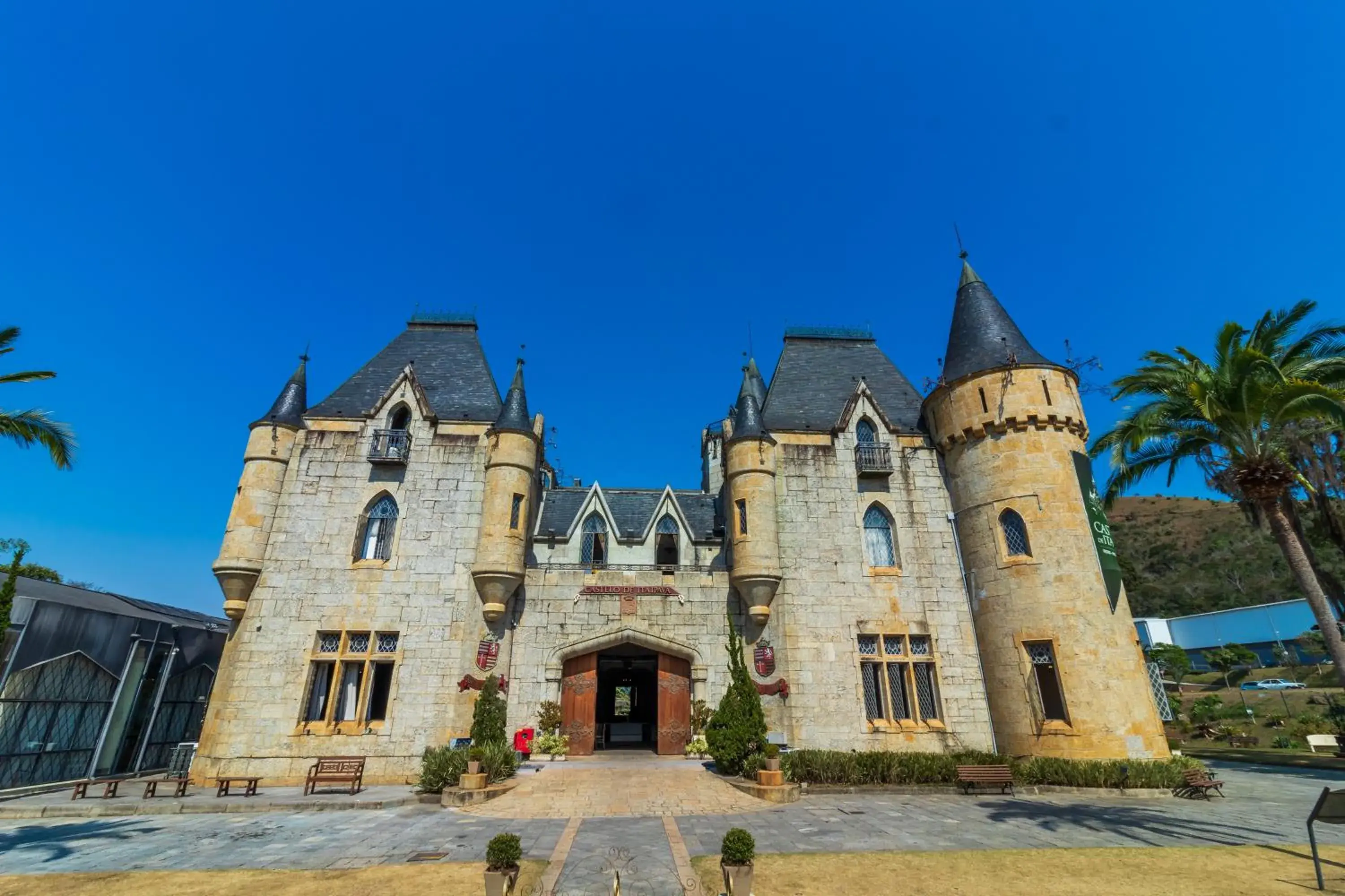 Property building in Castelo de Itaipava - Hotel, Eventos e Gastronomia Property building in Castelo de Itaipava - Hotel, Eventos e Gastronomia