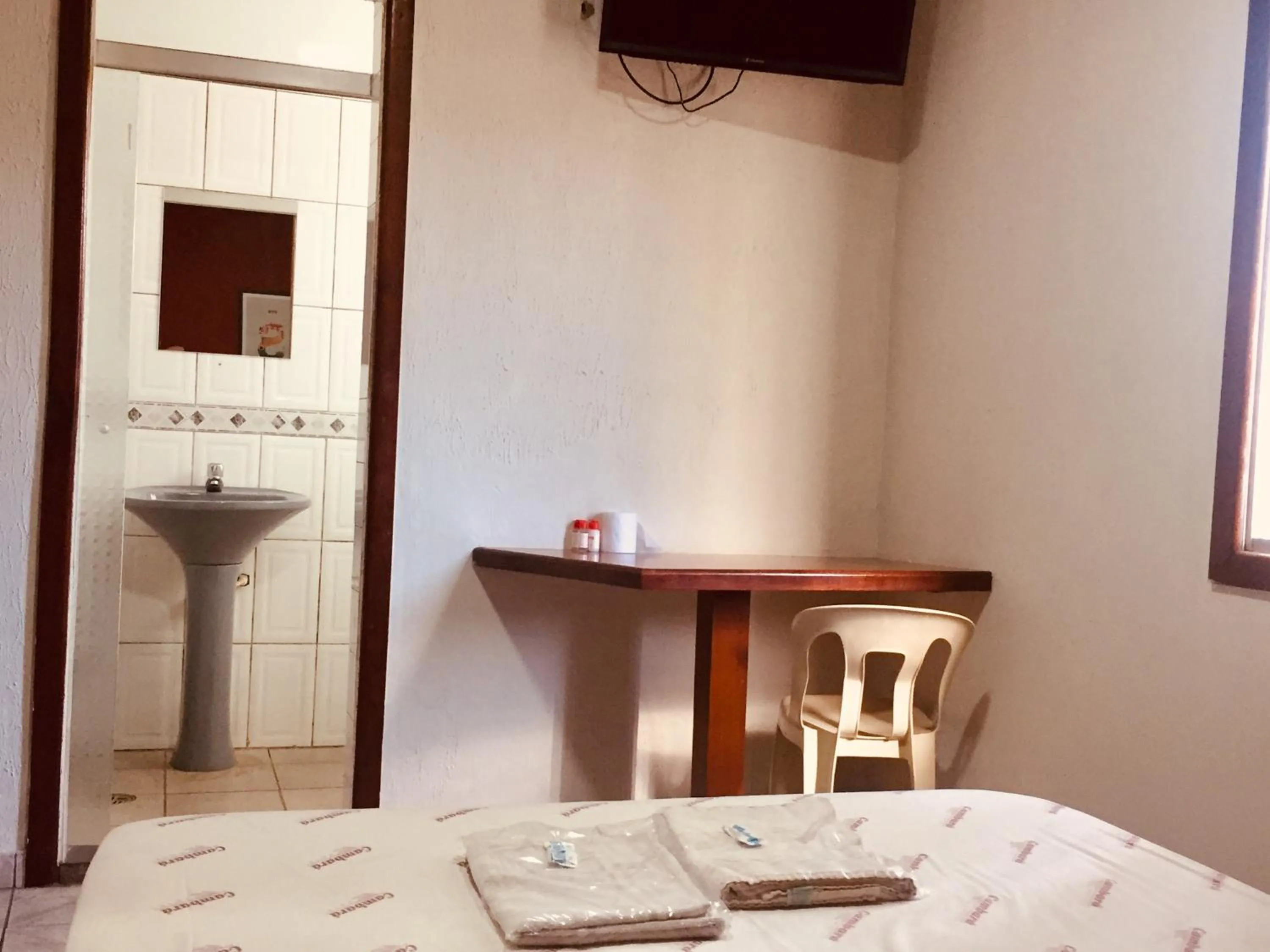 Photo of the whole room, Bed in Hotel Cambará