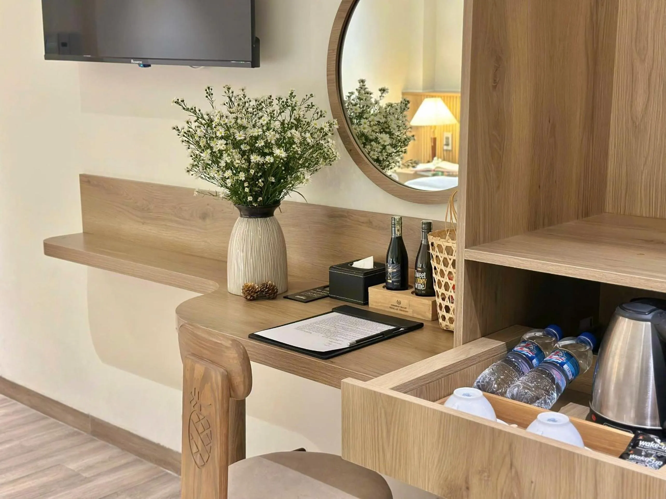 TV and multimedia in Túi Ba Gang Central Hotel