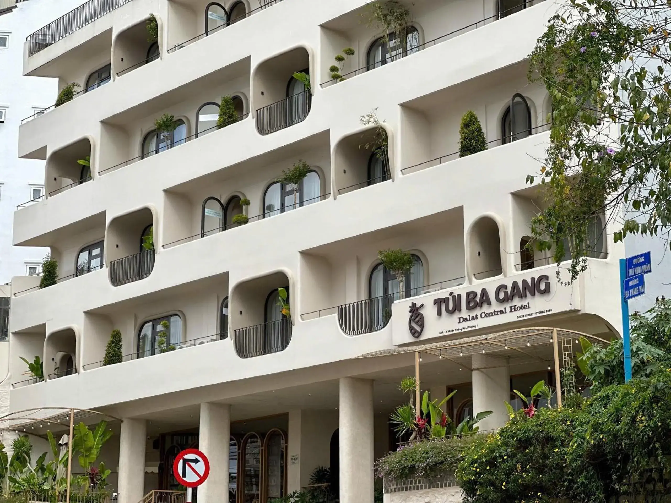 Property building in Túi Ba Gang Central Hotel Property building in Túi Ba Gang Central Hotel