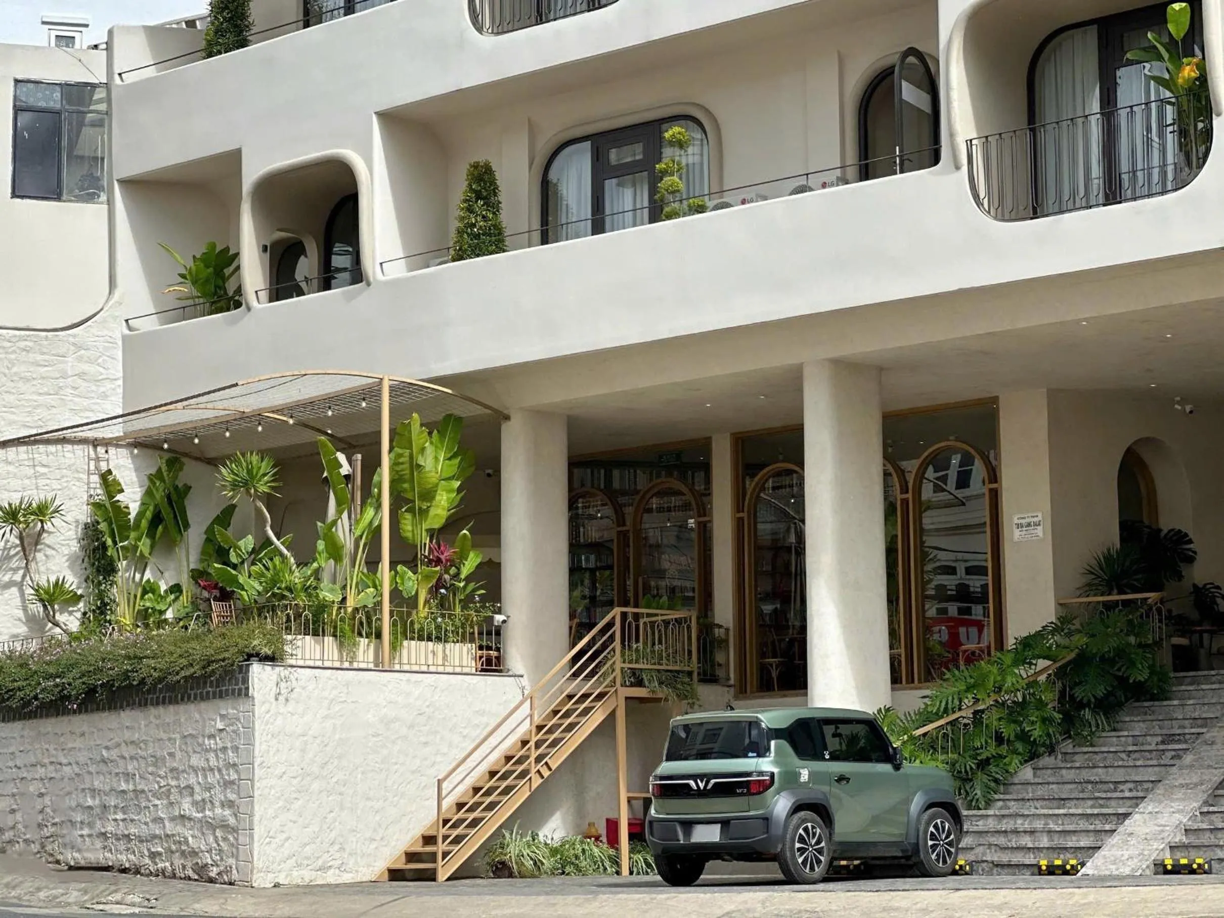 Property building in Túi Ba Gang Central Hotel