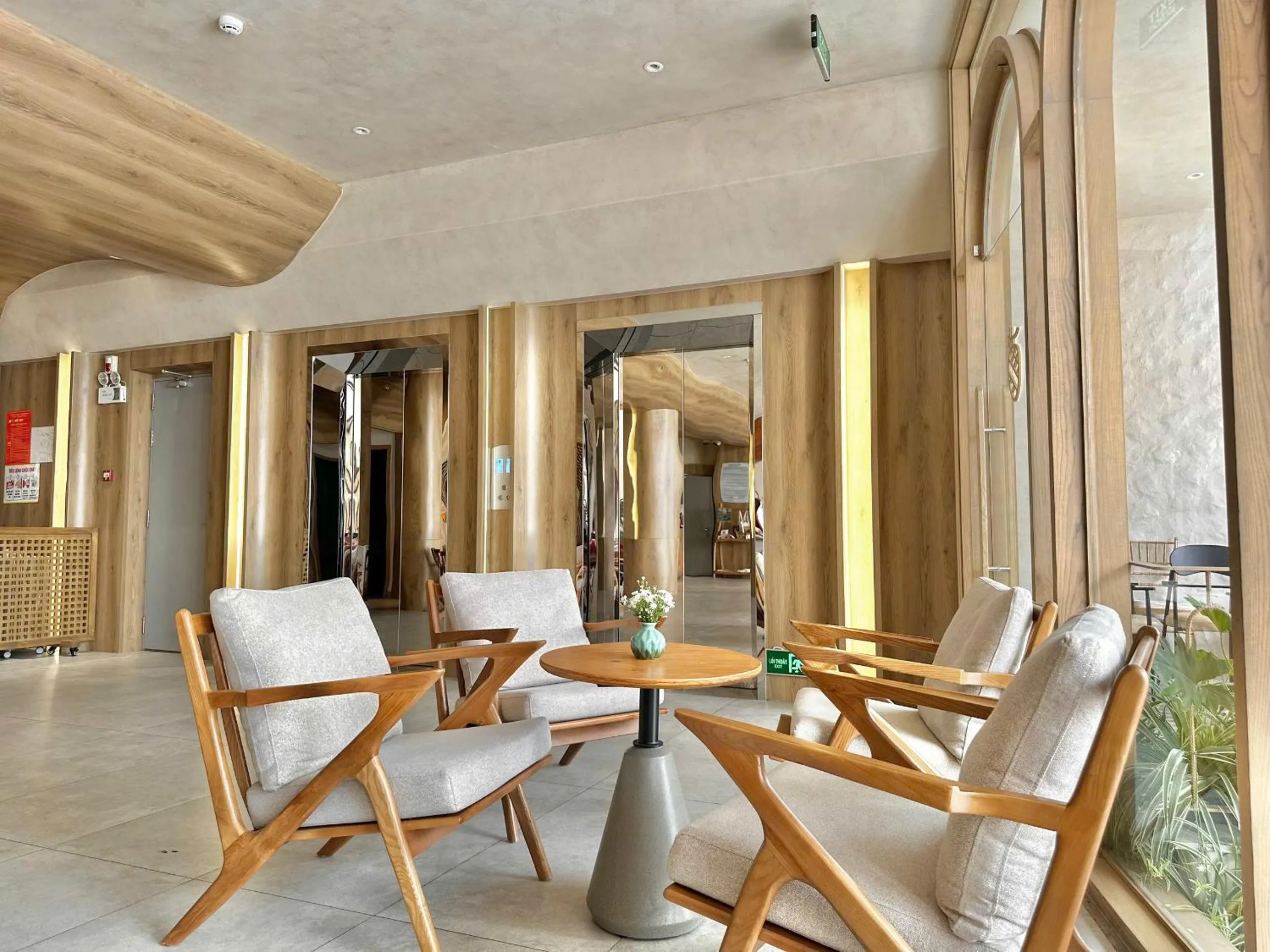 Seating area in Túi Ba Gang Central Hotel