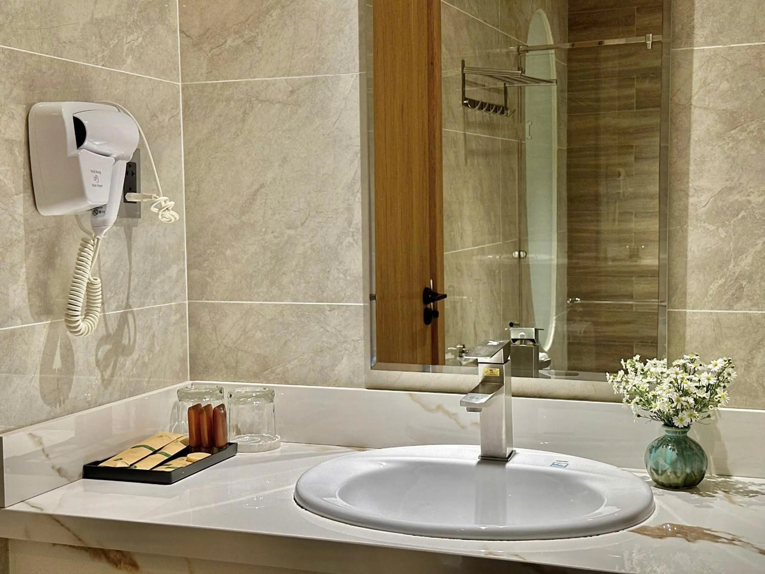 Shower in Túi Ba Gang Central Hotel