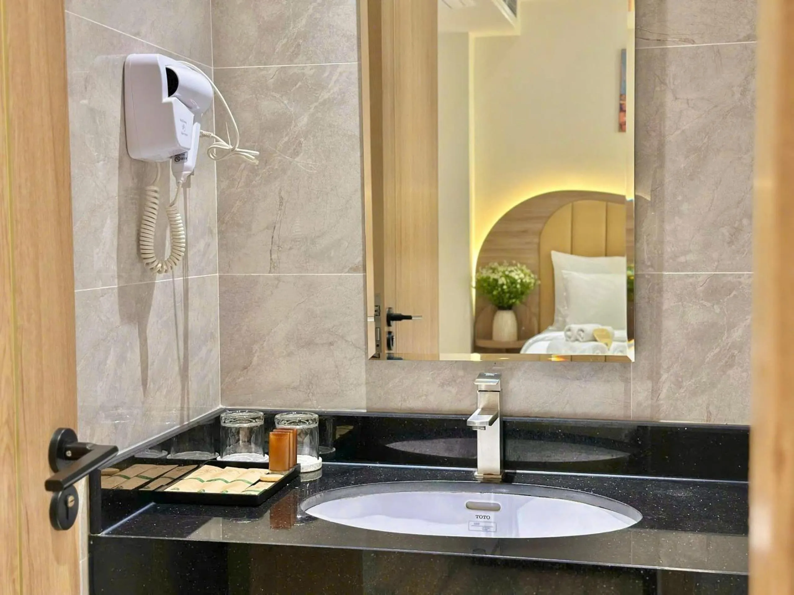 Shower in Túi Ba Gang Central Hotel