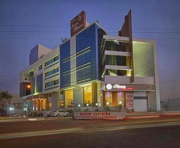 Property Building in Hotel Seven Heaven