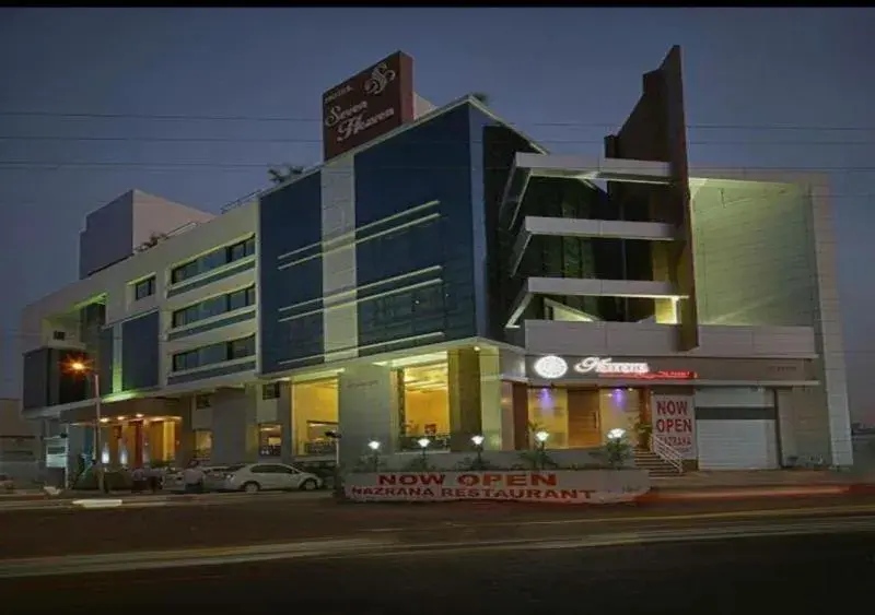 Property Building in Hotel Seven Heaven Property Building in Hotel Seven Heaven