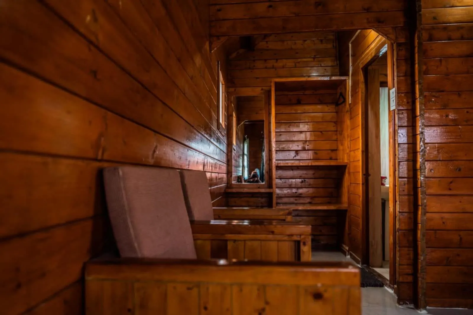 Leo wooden resorts