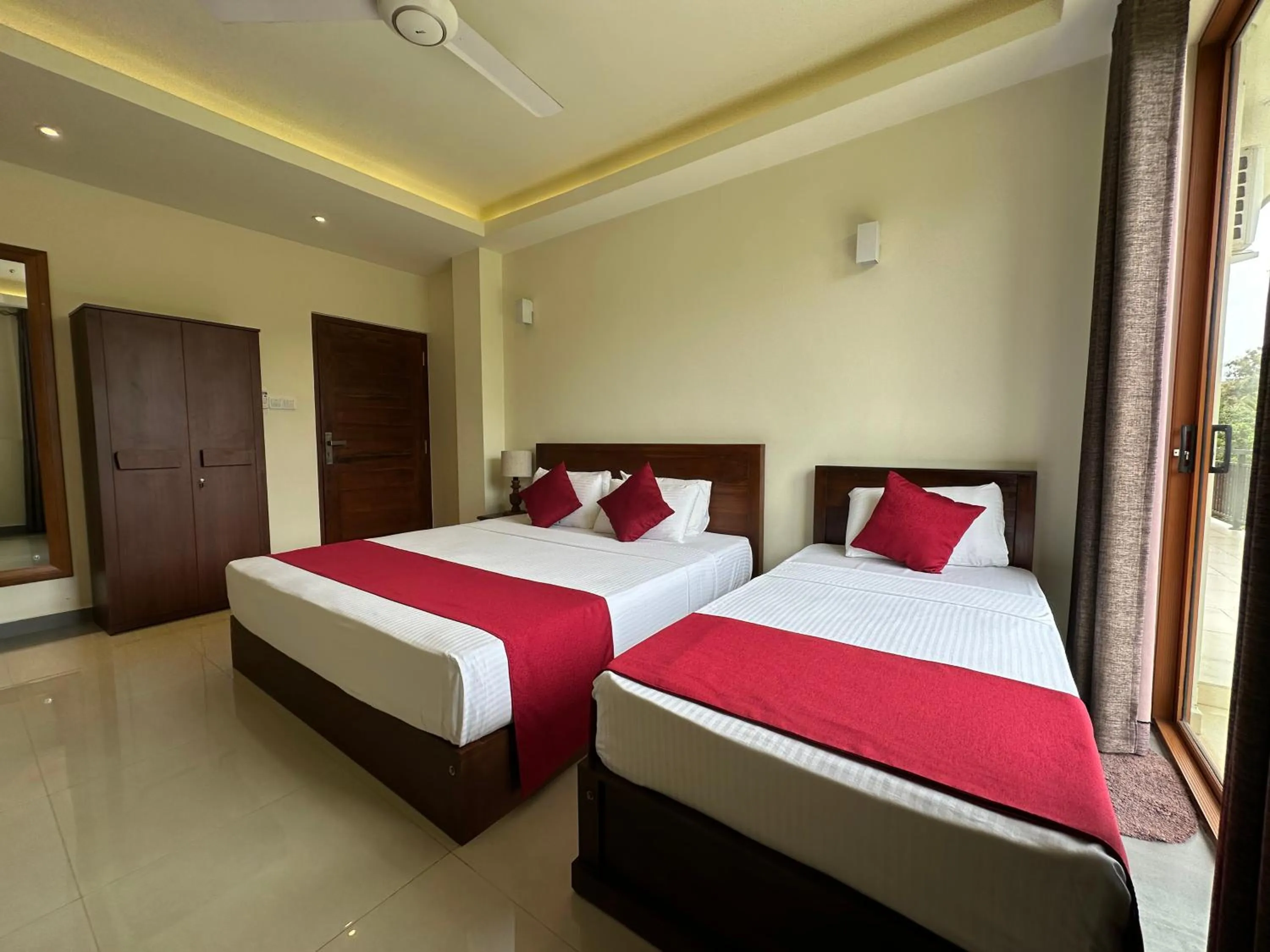 Photo of the whole room, Bed in Fortwill City Hotel