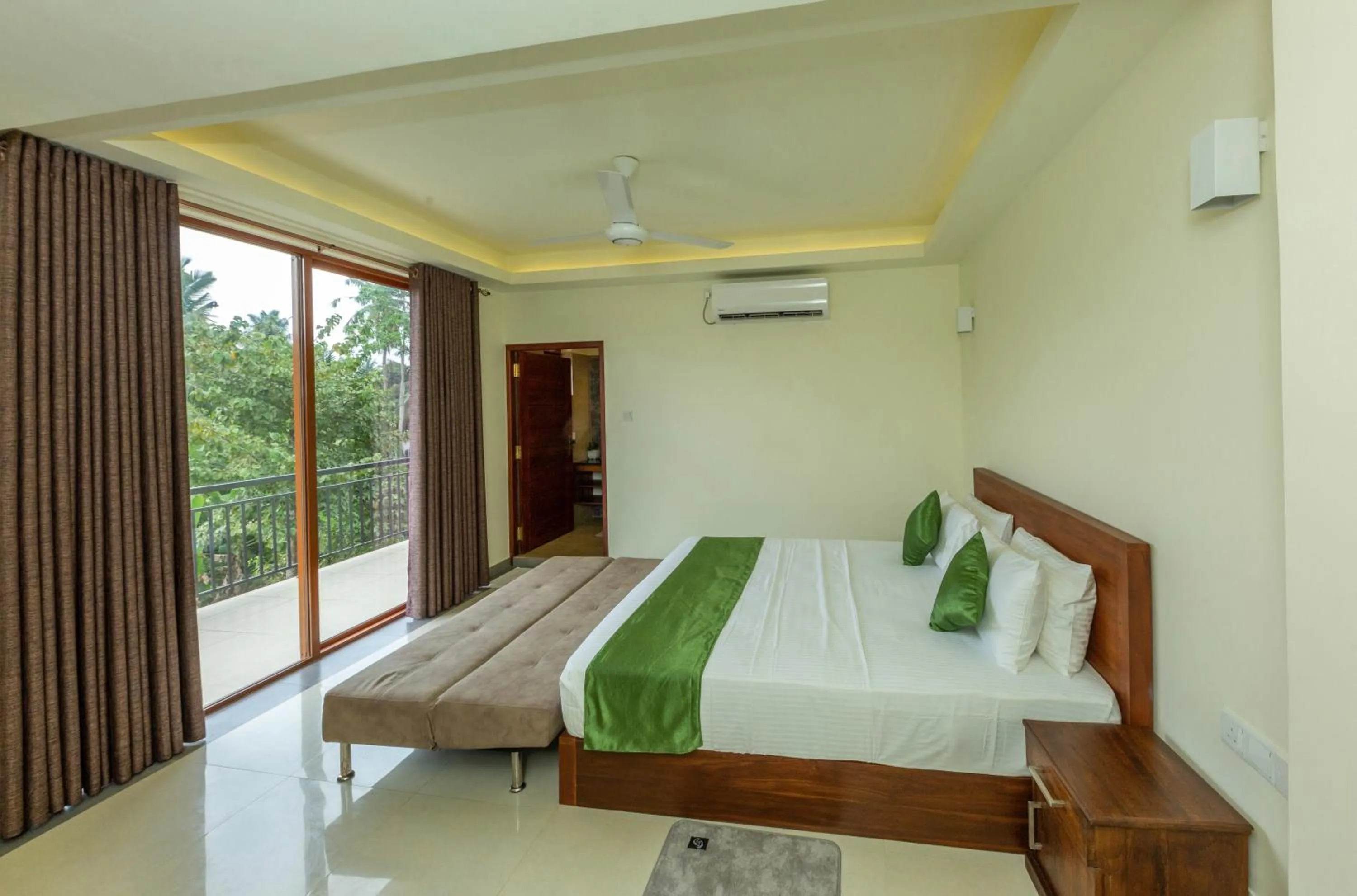 Photo of the whole room, Bed in Fortwill City Hotel