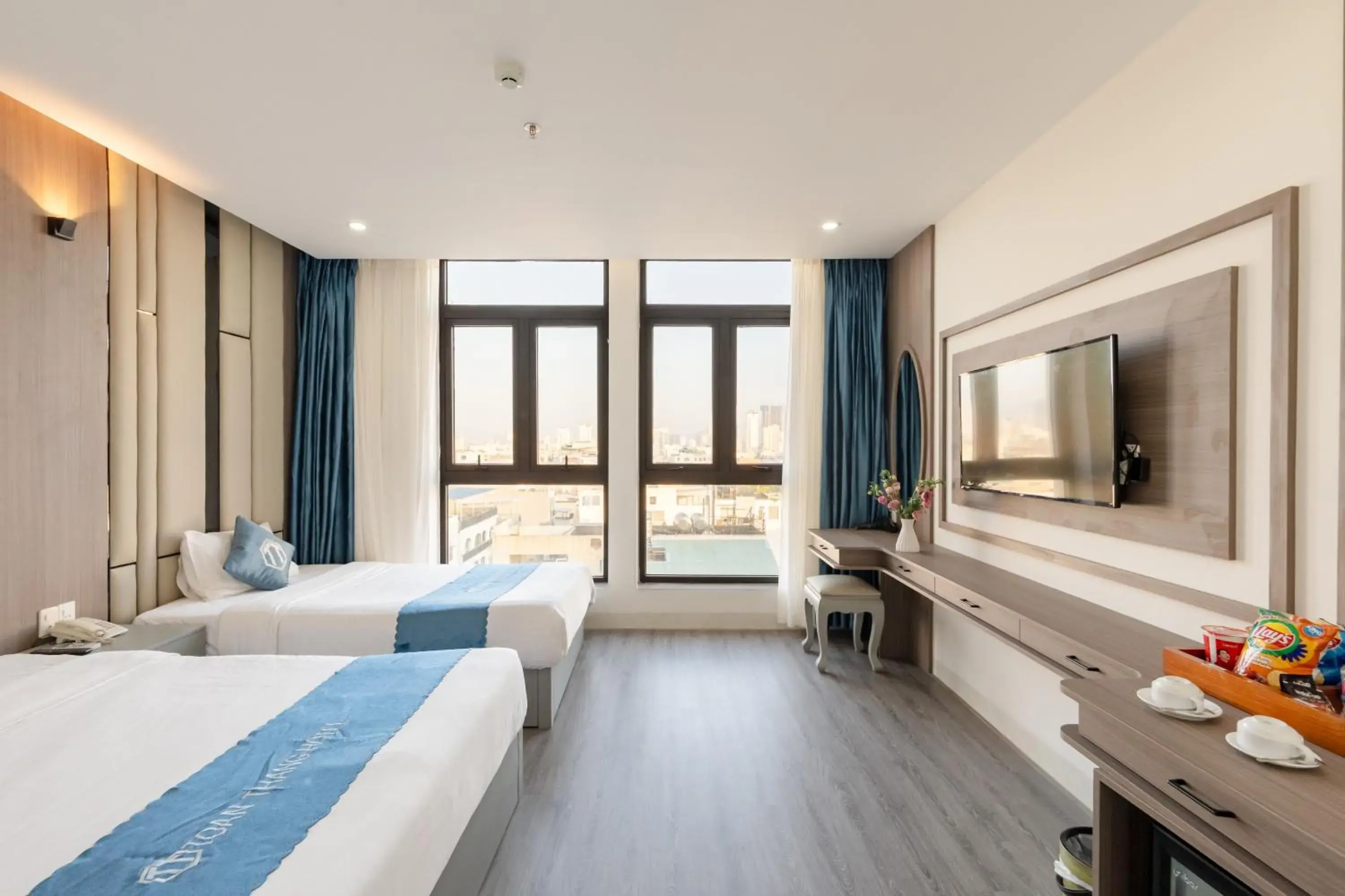 Deluxe Triple Room in Toan Thang Beach Hotel - 100m to the beach Deluxe Triple Room in Toan Thang Beach Hotel - 100m to the beach