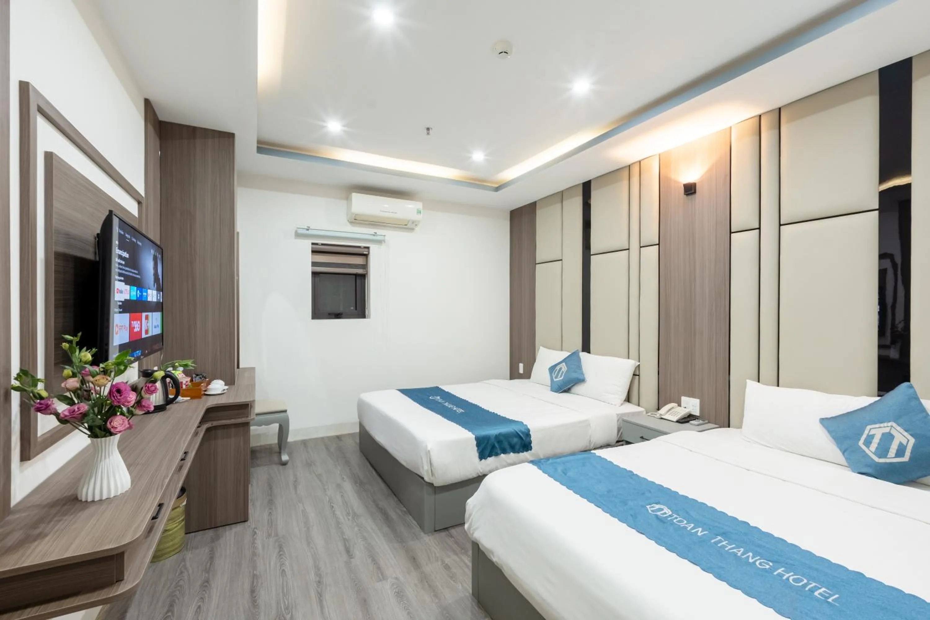 Bed in Toan Thang Beach Hotel - 100m to the beach