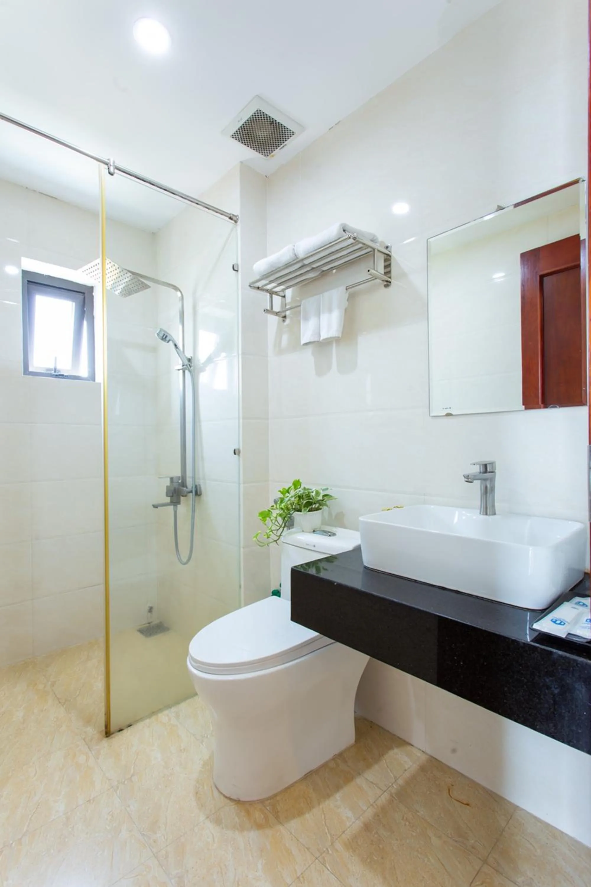 Shower in Toan Thang Beach Hotel - 100m to the beach