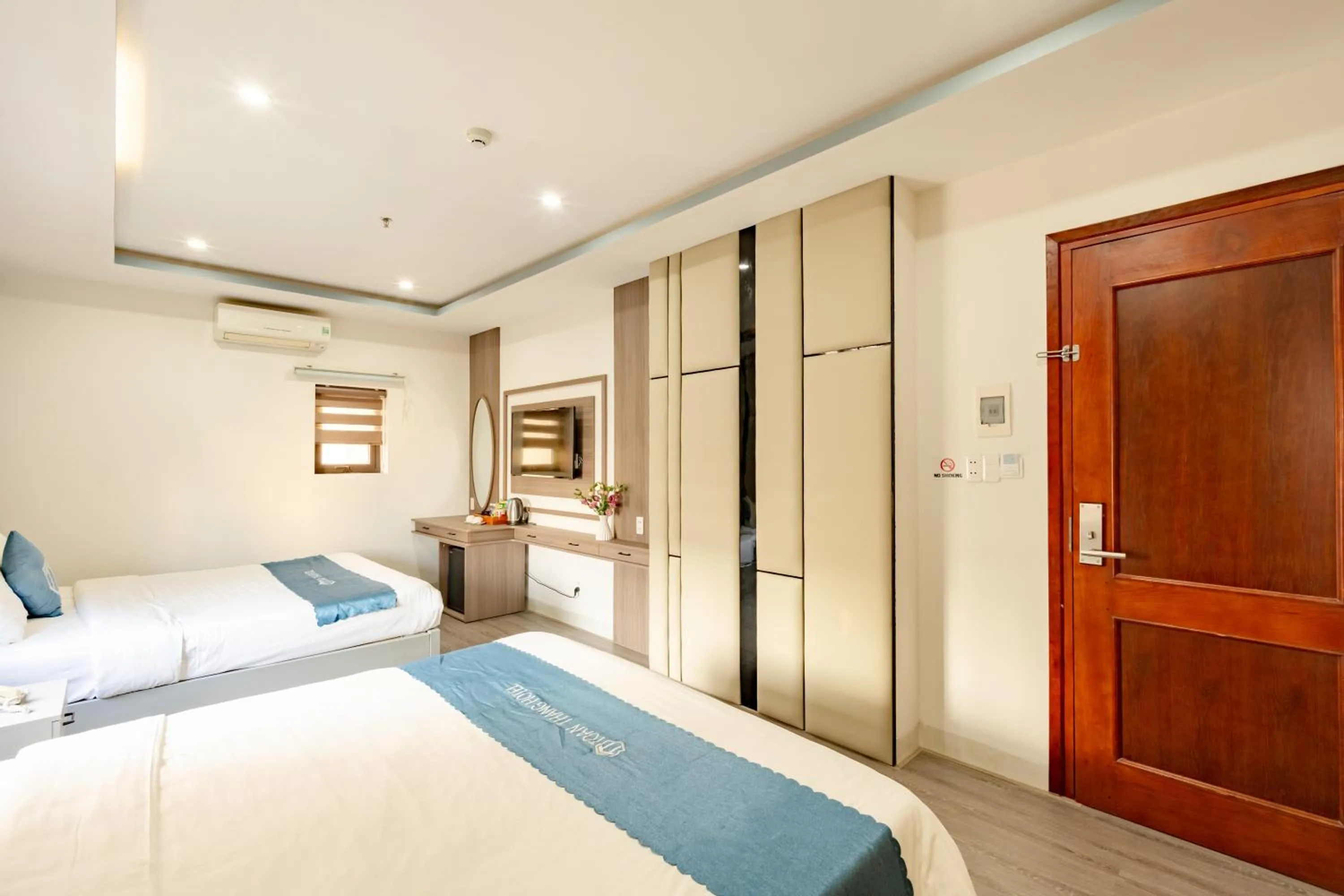 Bed in Toan Thang Beach Hotel - 100m to the beach