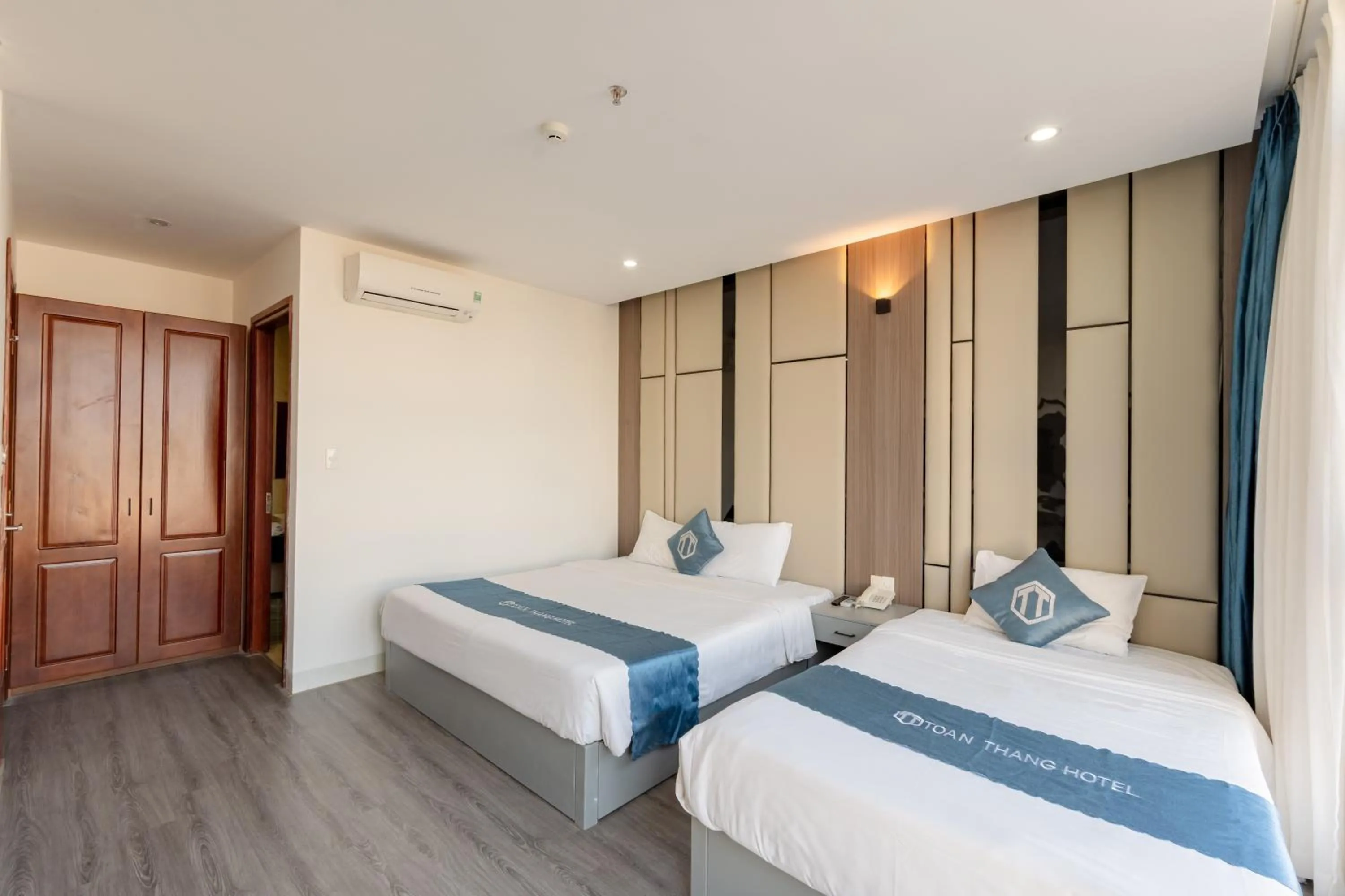 Bed in Toan Thang Beach Hotel - 100m to the beach