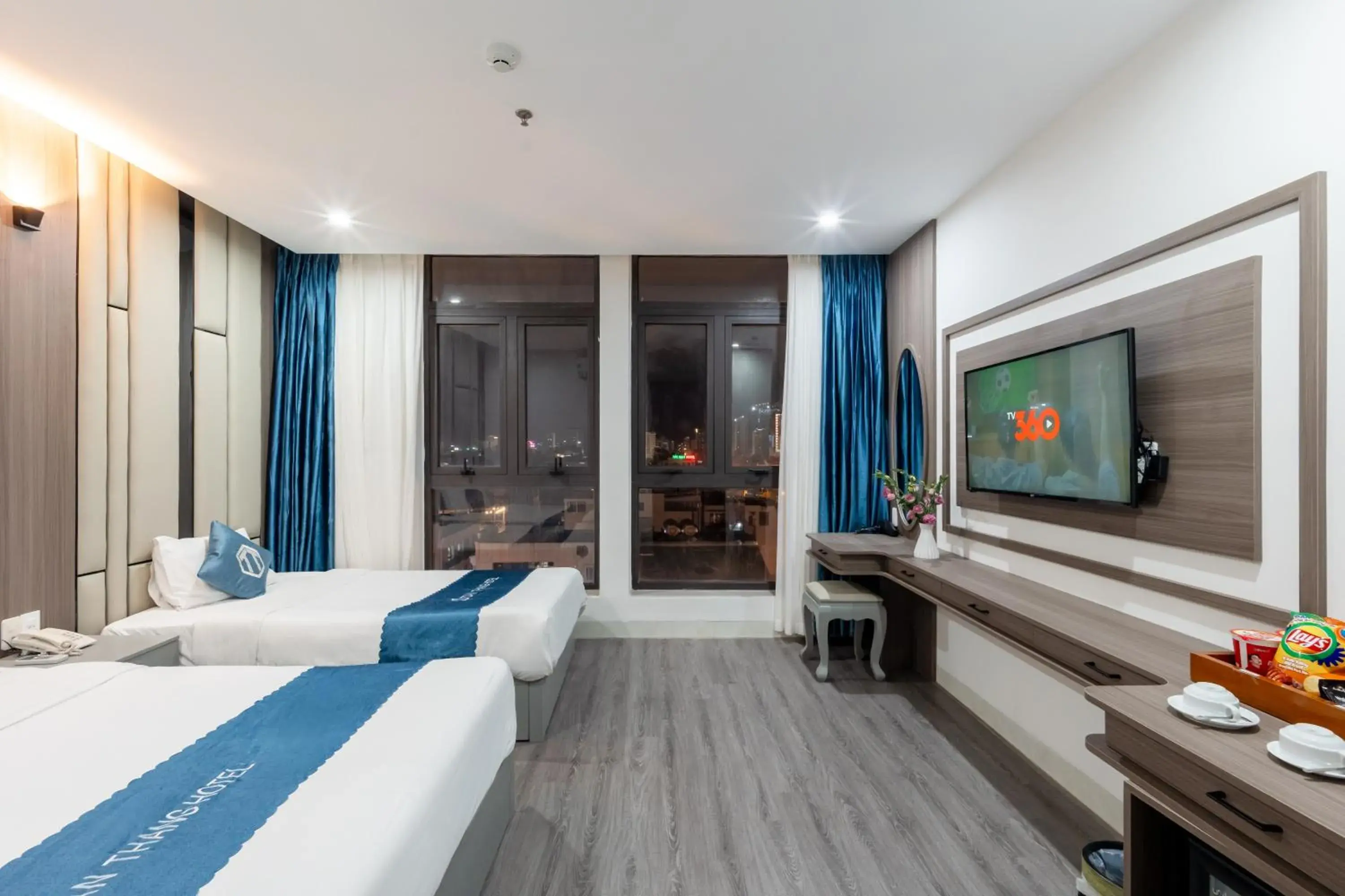 Deluxe Triple Room in Toan Thang Beach Hotel - 100m to the beach Deluxe Triple Room in Toan Thang Beach Hotel - 100m to the beach