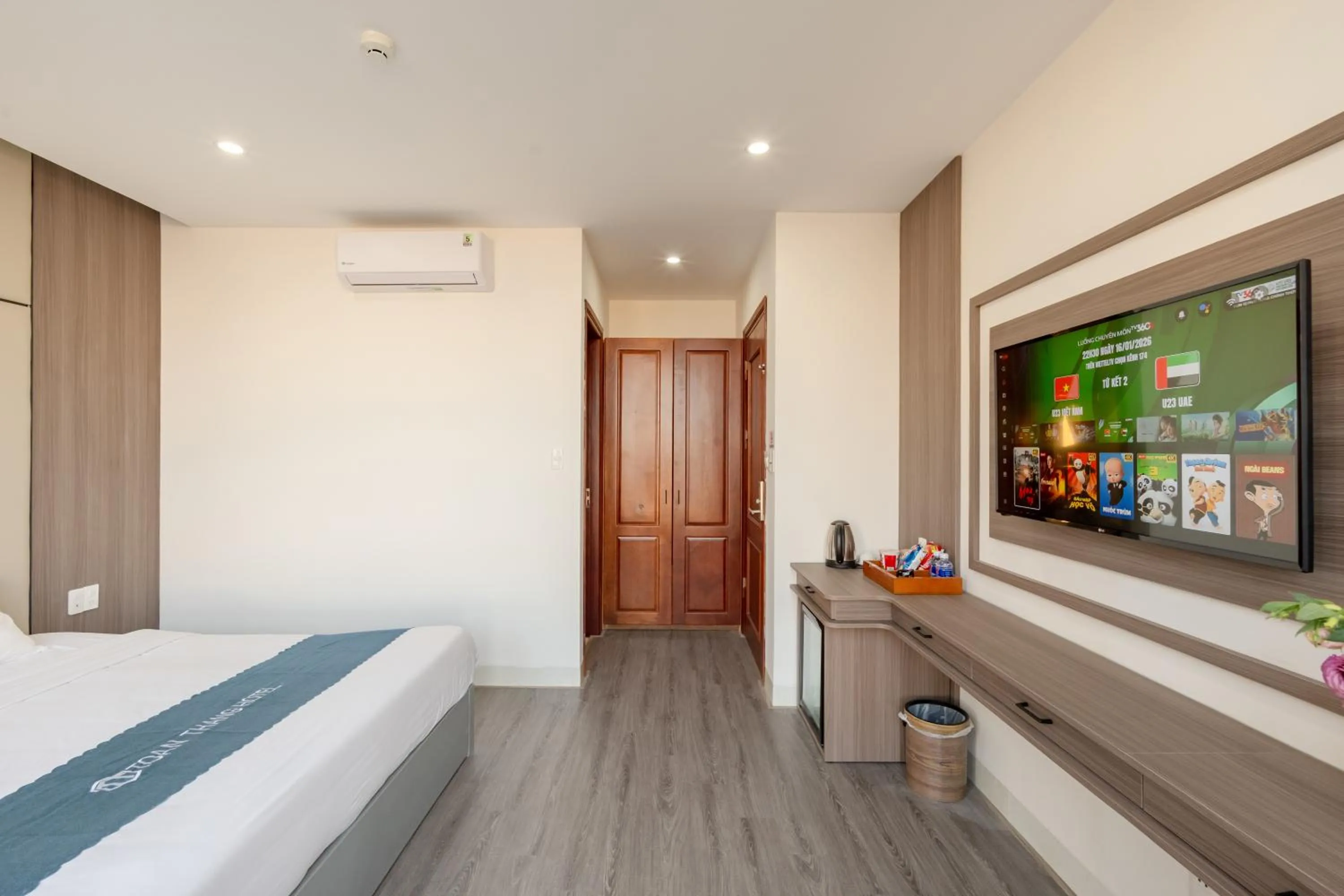 Communal lounge/ TV room, Bed in Toan Thang Beach Hotel - 100m to the beach