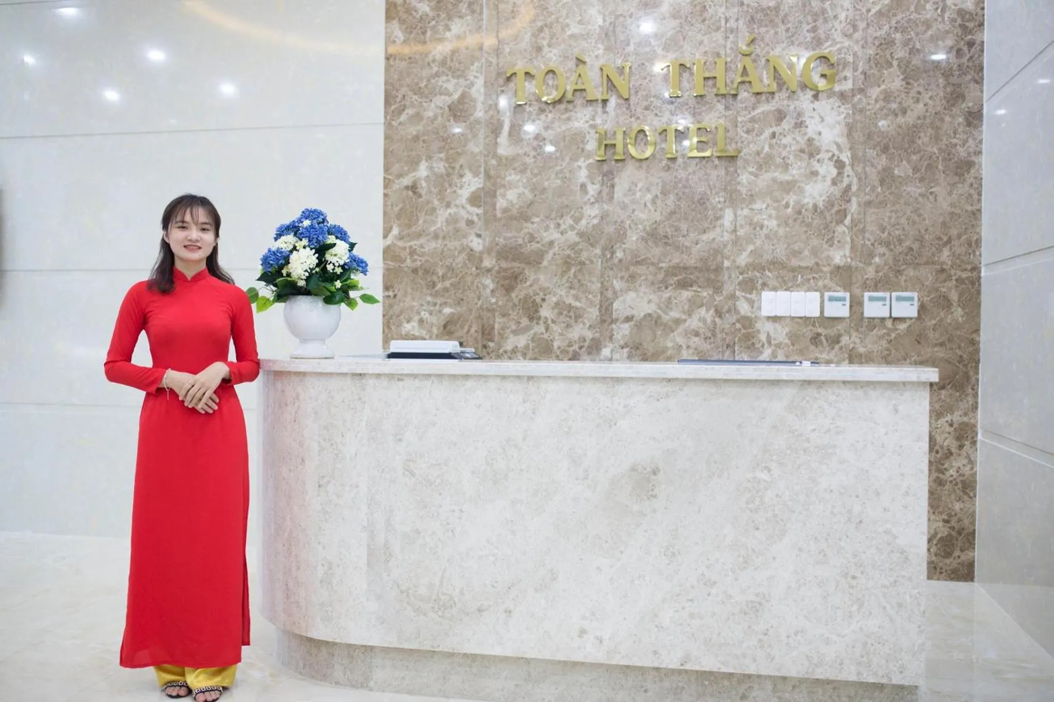 Lobby or reception in Toan Thang Beach Hotel - 100m to the beach