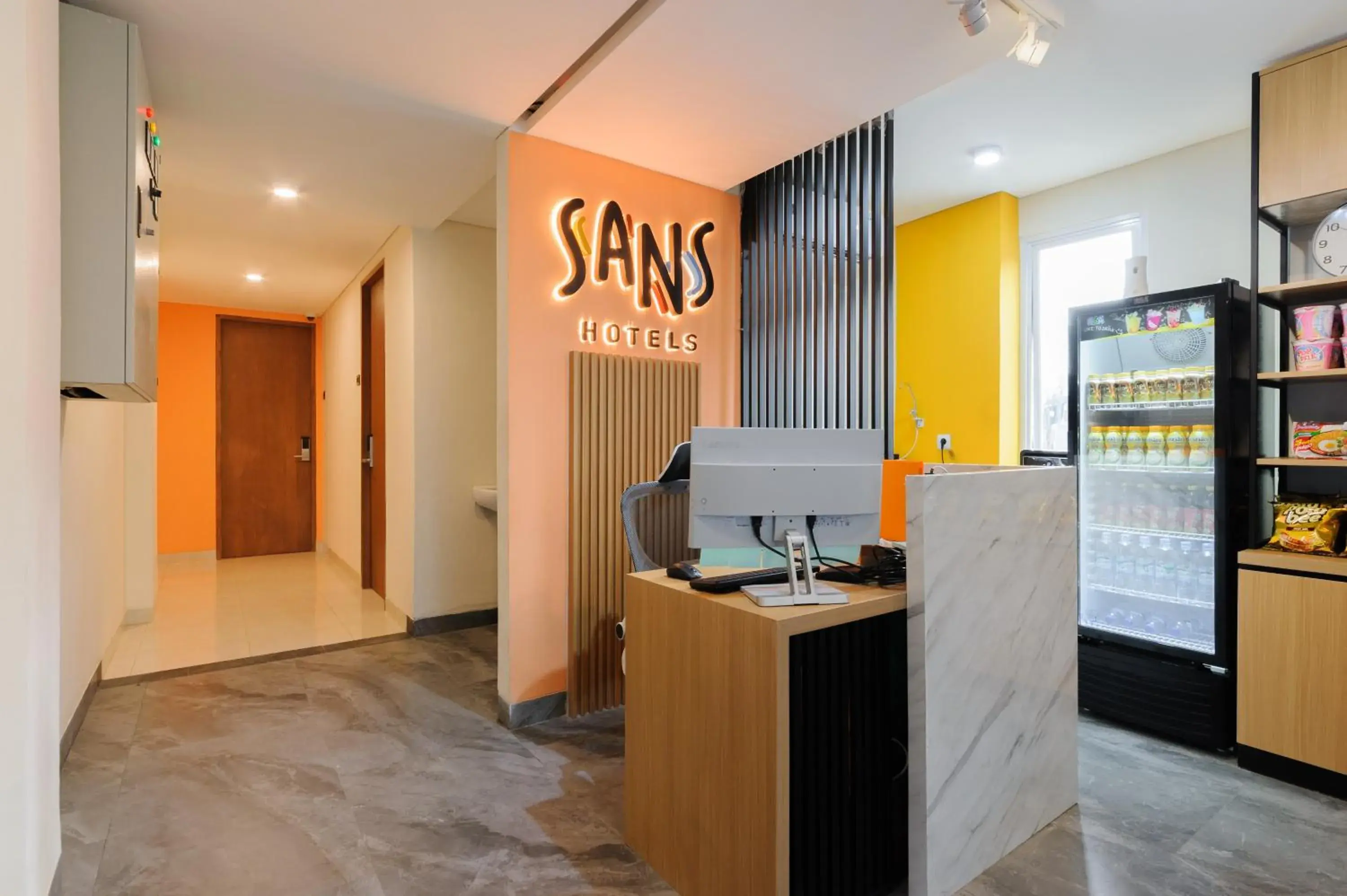 Lobby or reception in Sans Hotel Pesona Bekasi Lobby or reception in Sans Hotel Pesona Bekasi