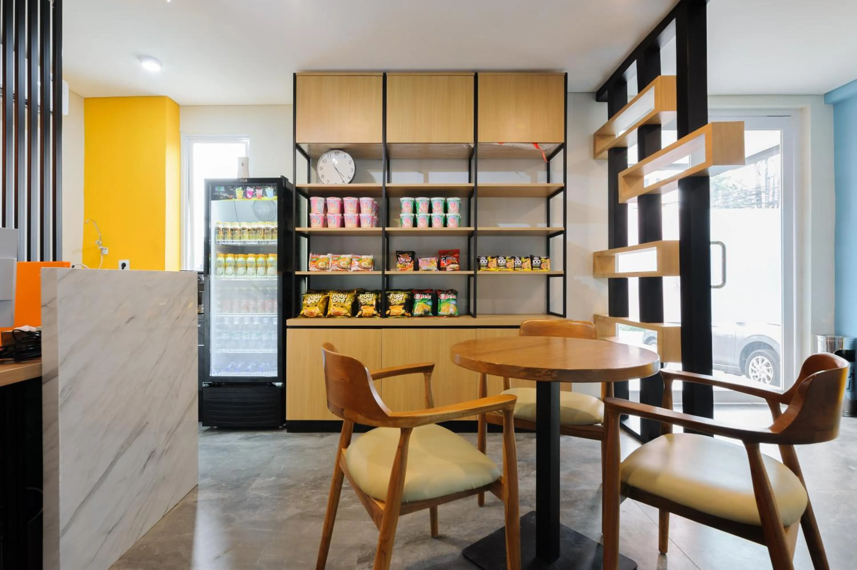 Food and drinks in Sans Hotel Pesona Bekasi