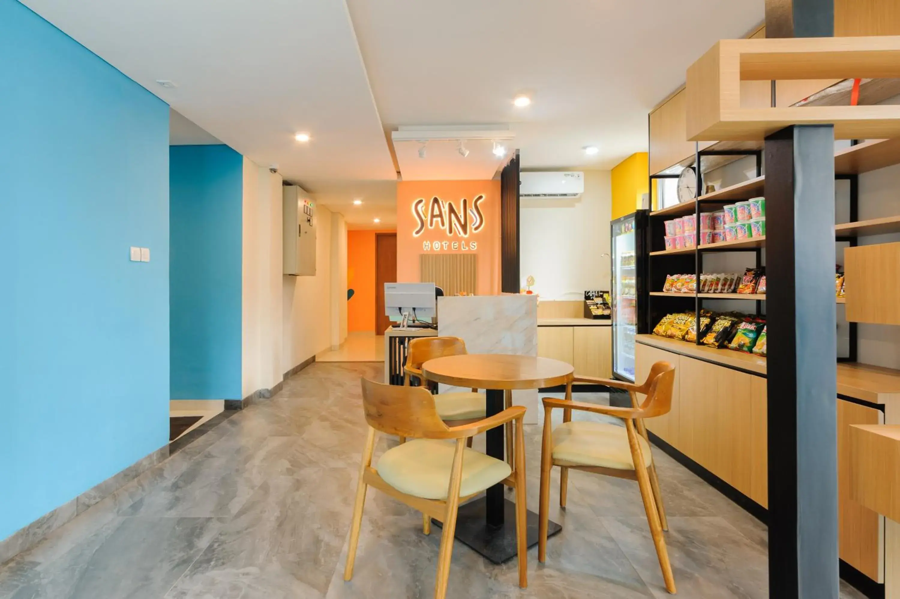 Lobby or reception in Sans Hotel Pesona Bekasi Lobby or reception in Sans Hotel Pesona Bekasi