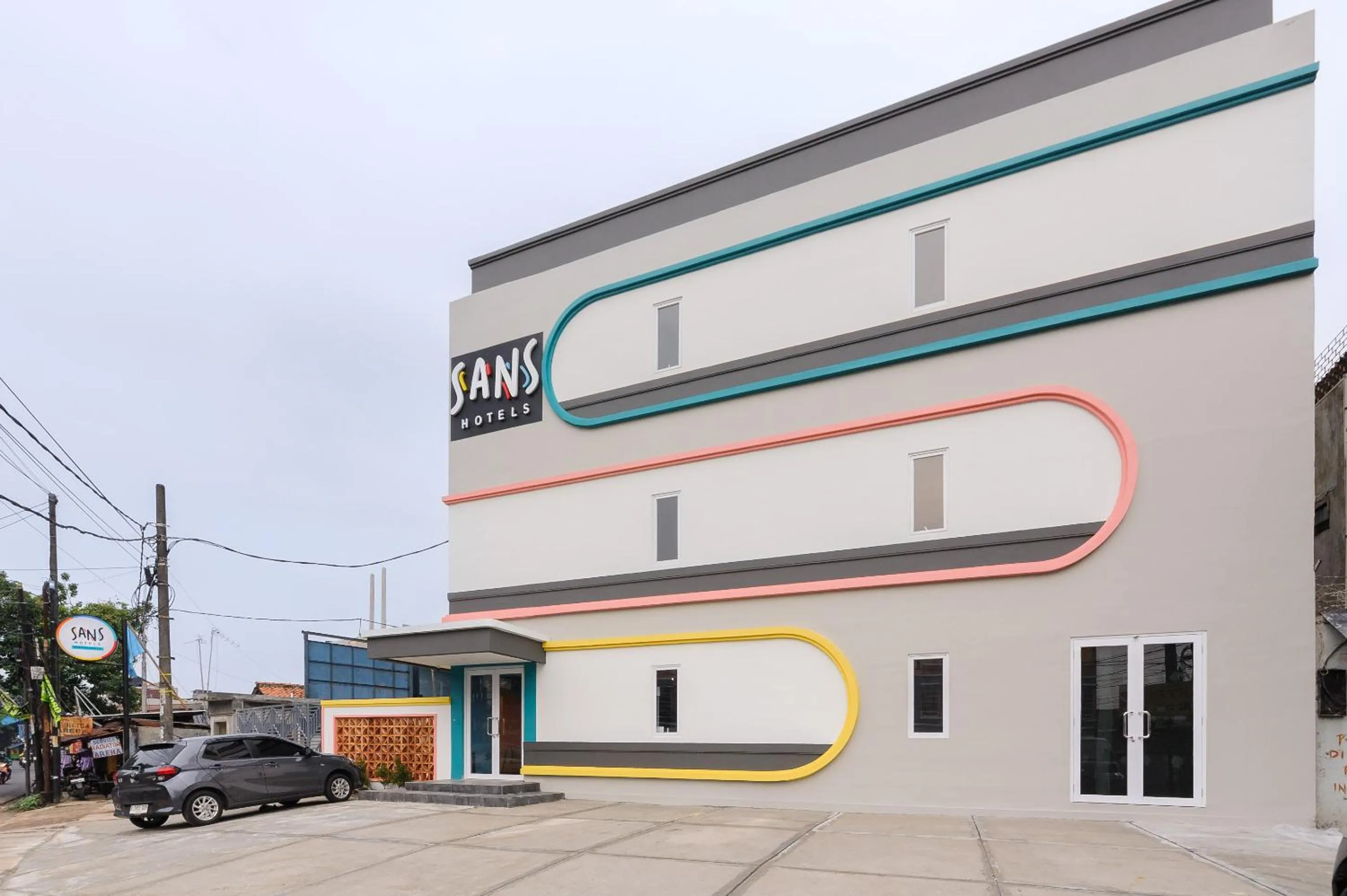 Property building in Sans Hotel Pesona Bekasi