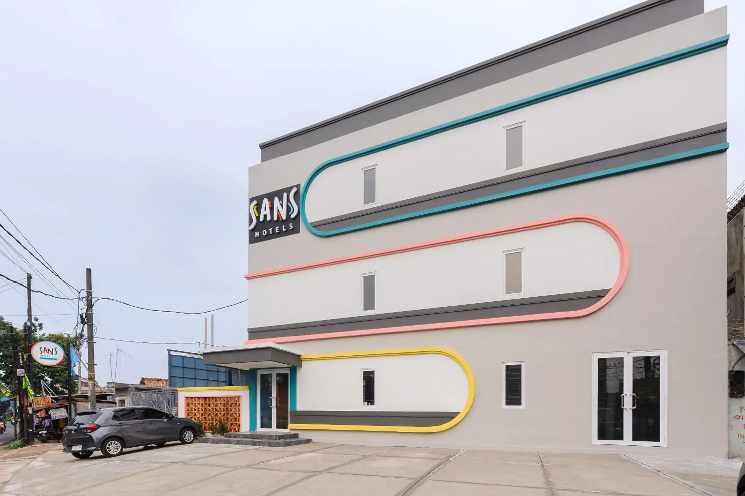 Property building in Sans Hotel Pesona Bekasi Property building in Sans Hotel Pesona Bekasi