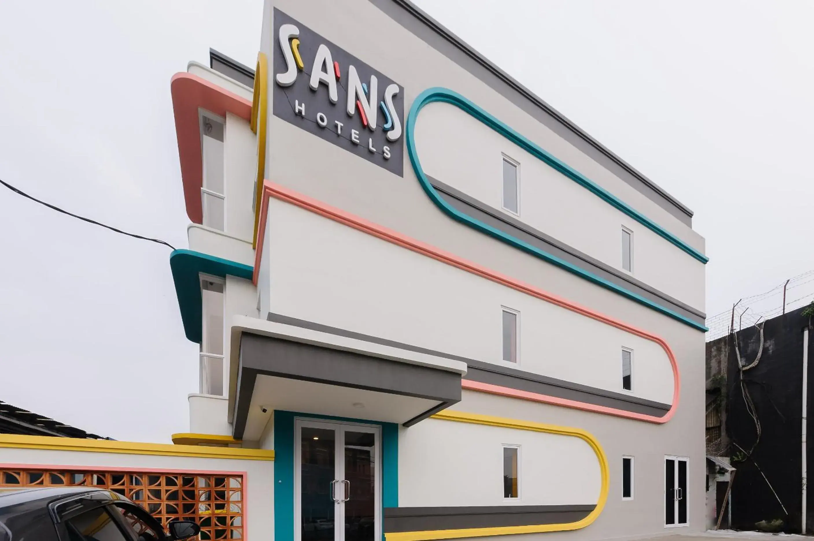 Property building in Sans Hotel Pesona Bekasi Property building in Sans Hotel Pesona Bekasi