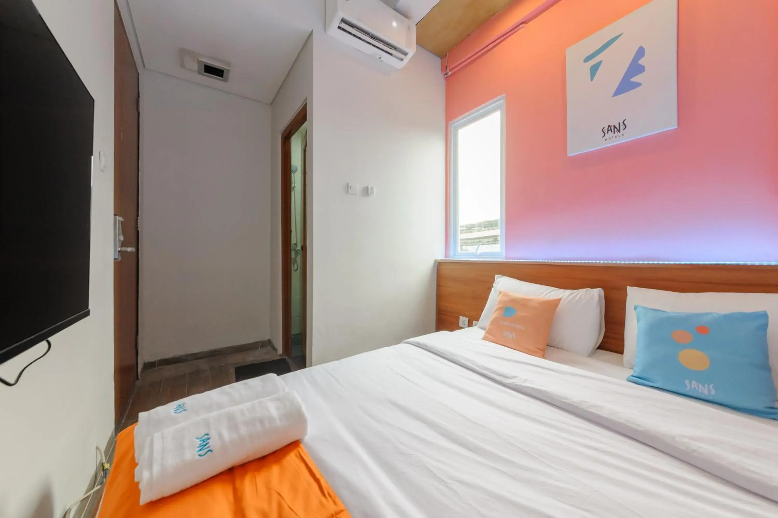 Bedroom, Bed in Sans Hotel Pesona Bekasi Bedroom, Bed in Sans Hotel Pesona Bekasi