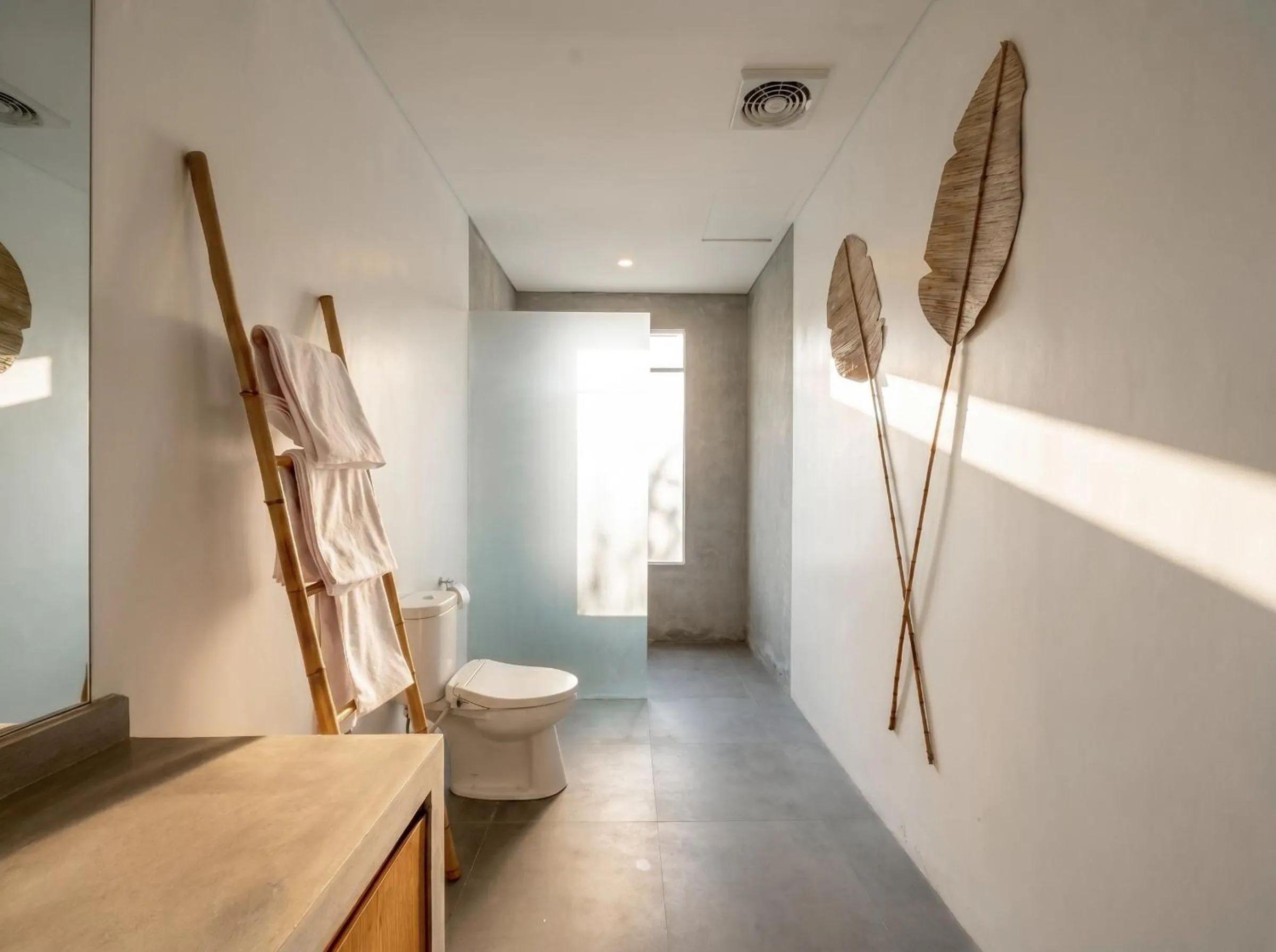 Toilet in Villa Kulibul by GORO