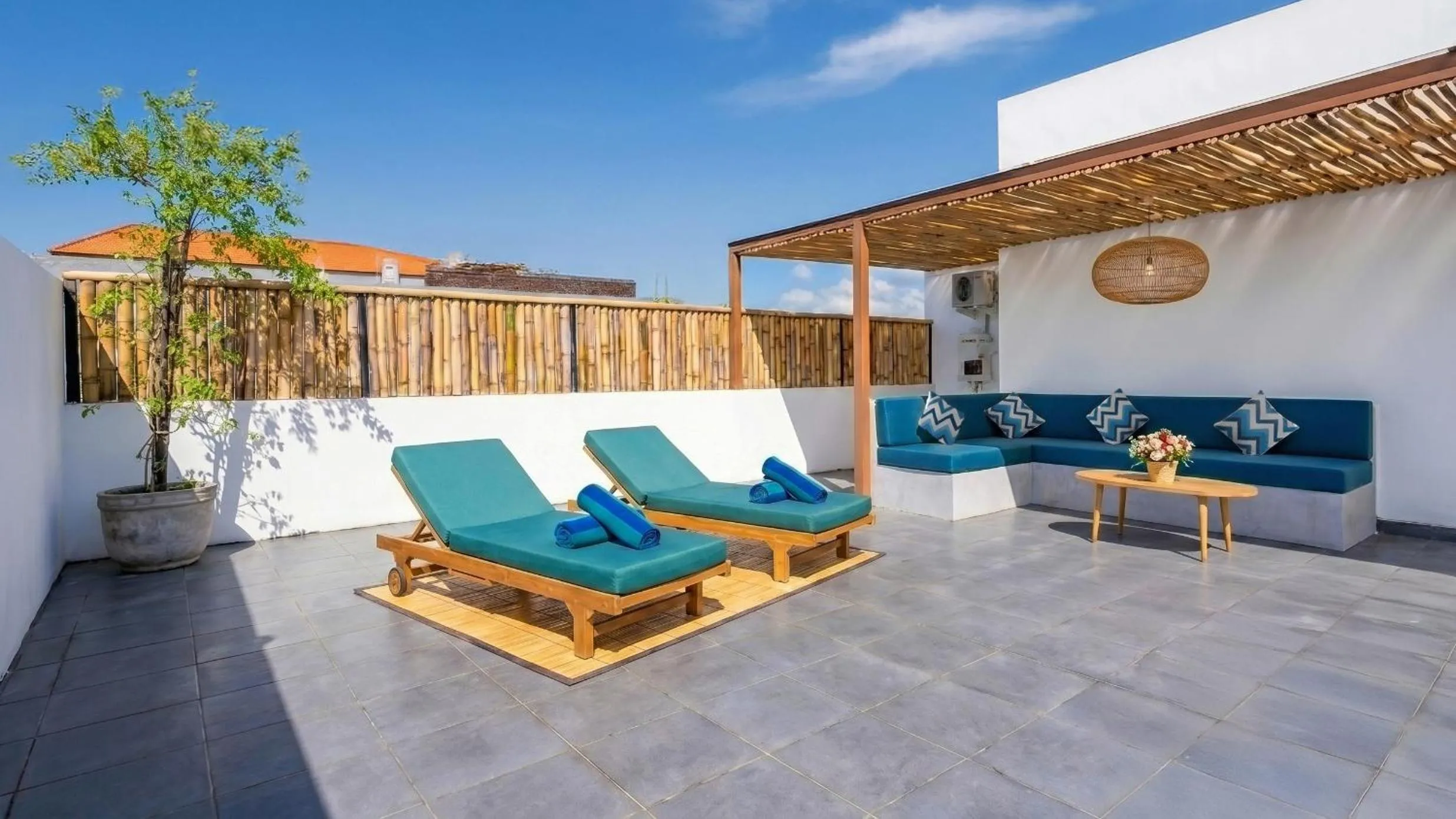 Seating area in Villa Kulibul by GORO