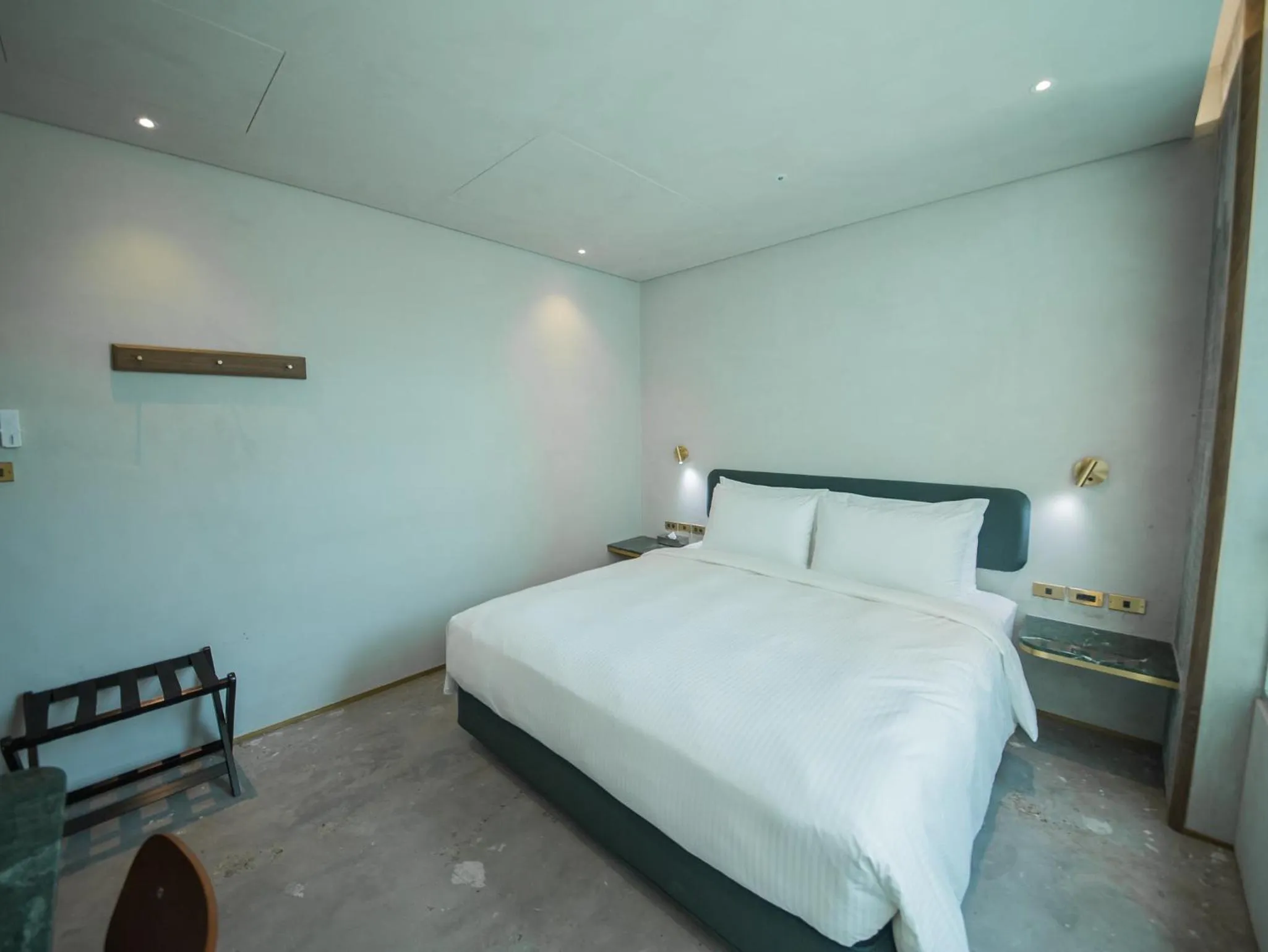 Photo of the whole room, Bed in PAPO'A Harbor Hotel