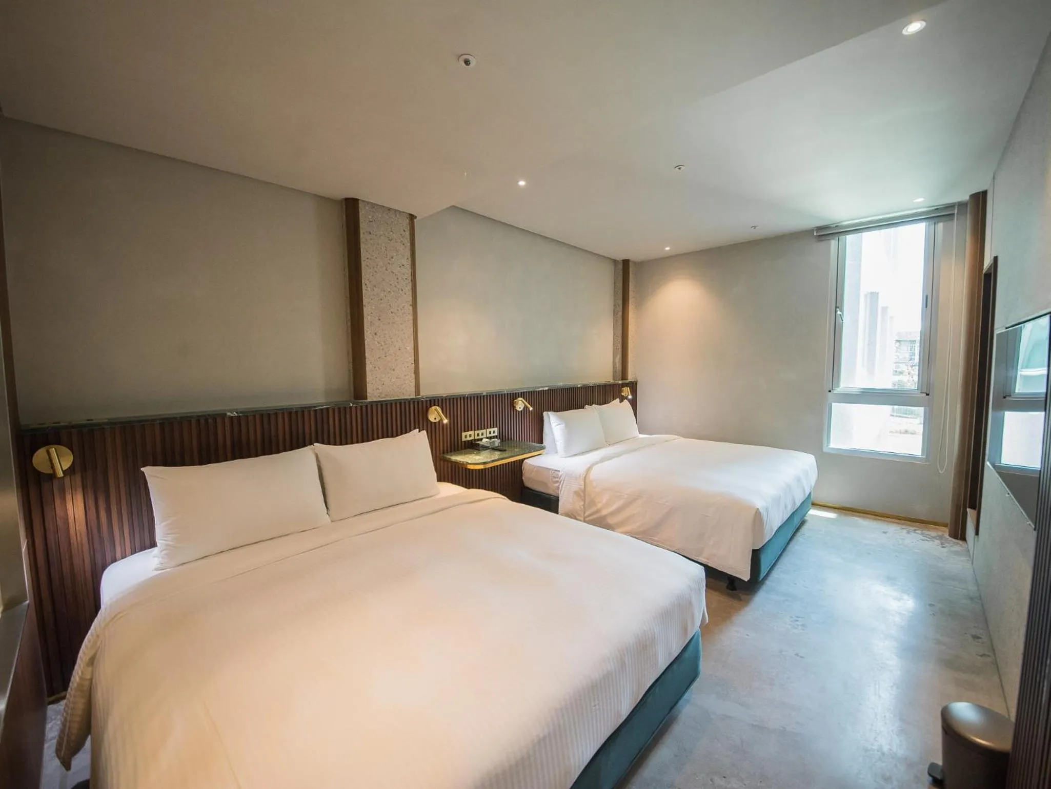 Photo of the whole room, Bed in PAPO'A Harbor Hotel