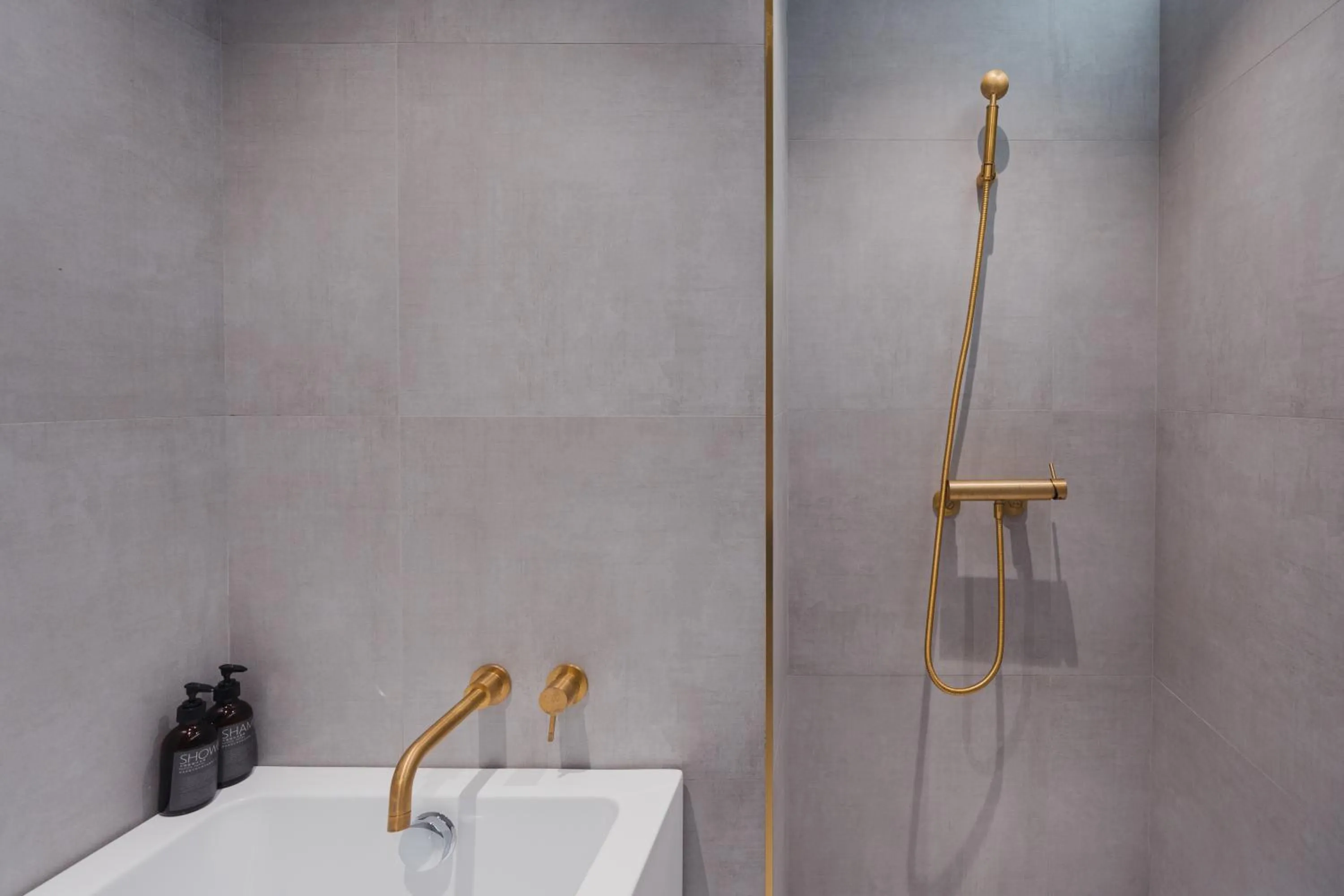 Bathroom in PAPO'A Harbor Hotel